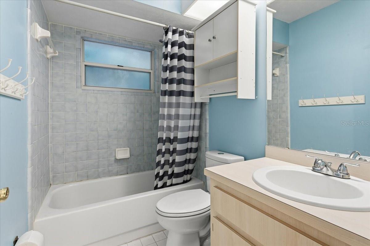 Image 27 of 37 For 4237 64th Street