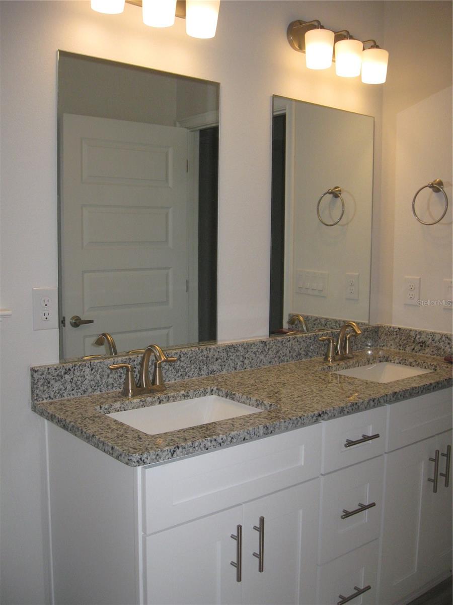 Image 4 of 32 For 798 Rosemary Drive