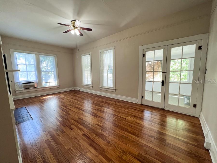 Image 3 of 20 For 318 2nd Avenue 5