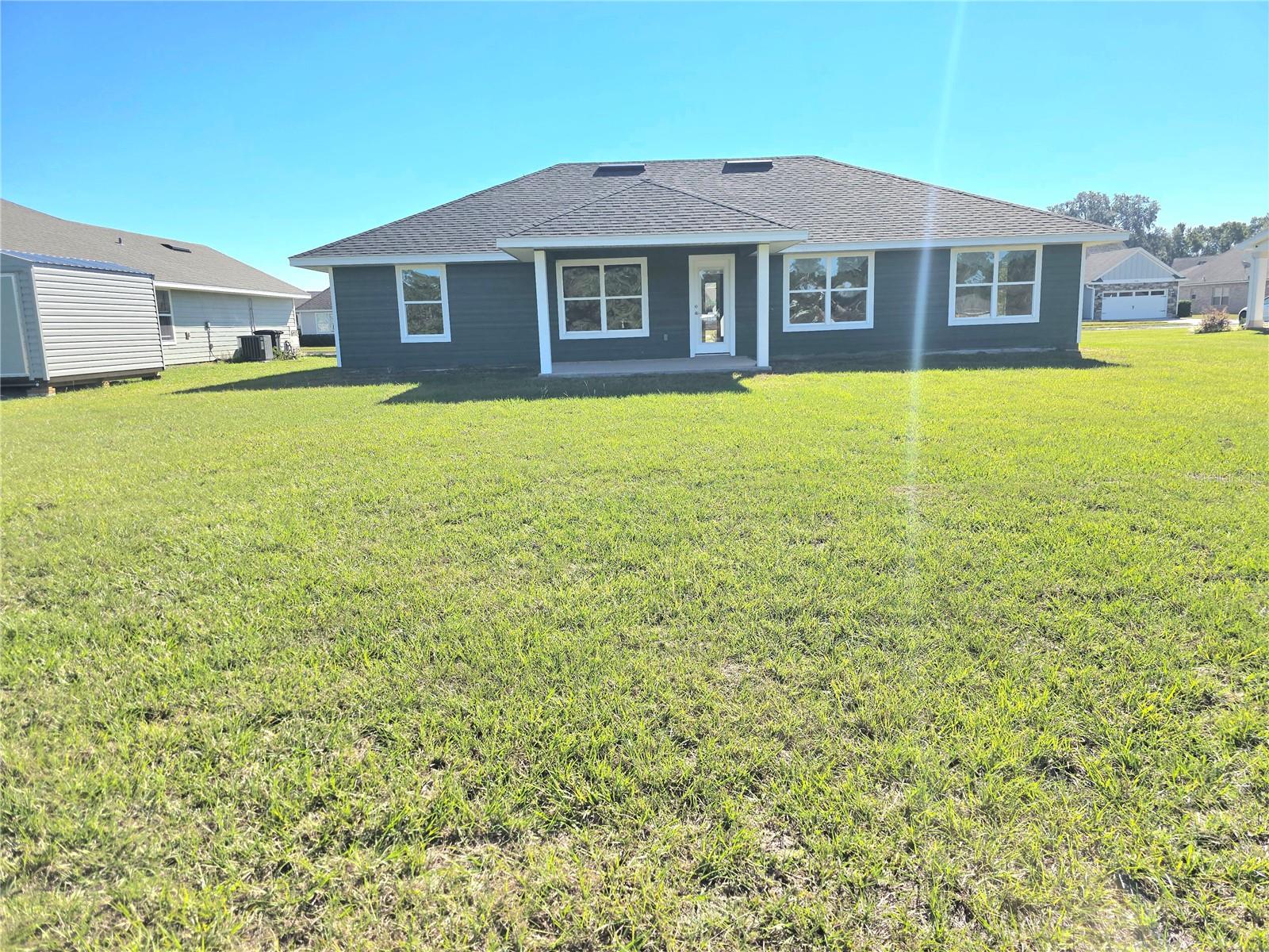 Listing photo id 8 for 747 Rosemary Drive