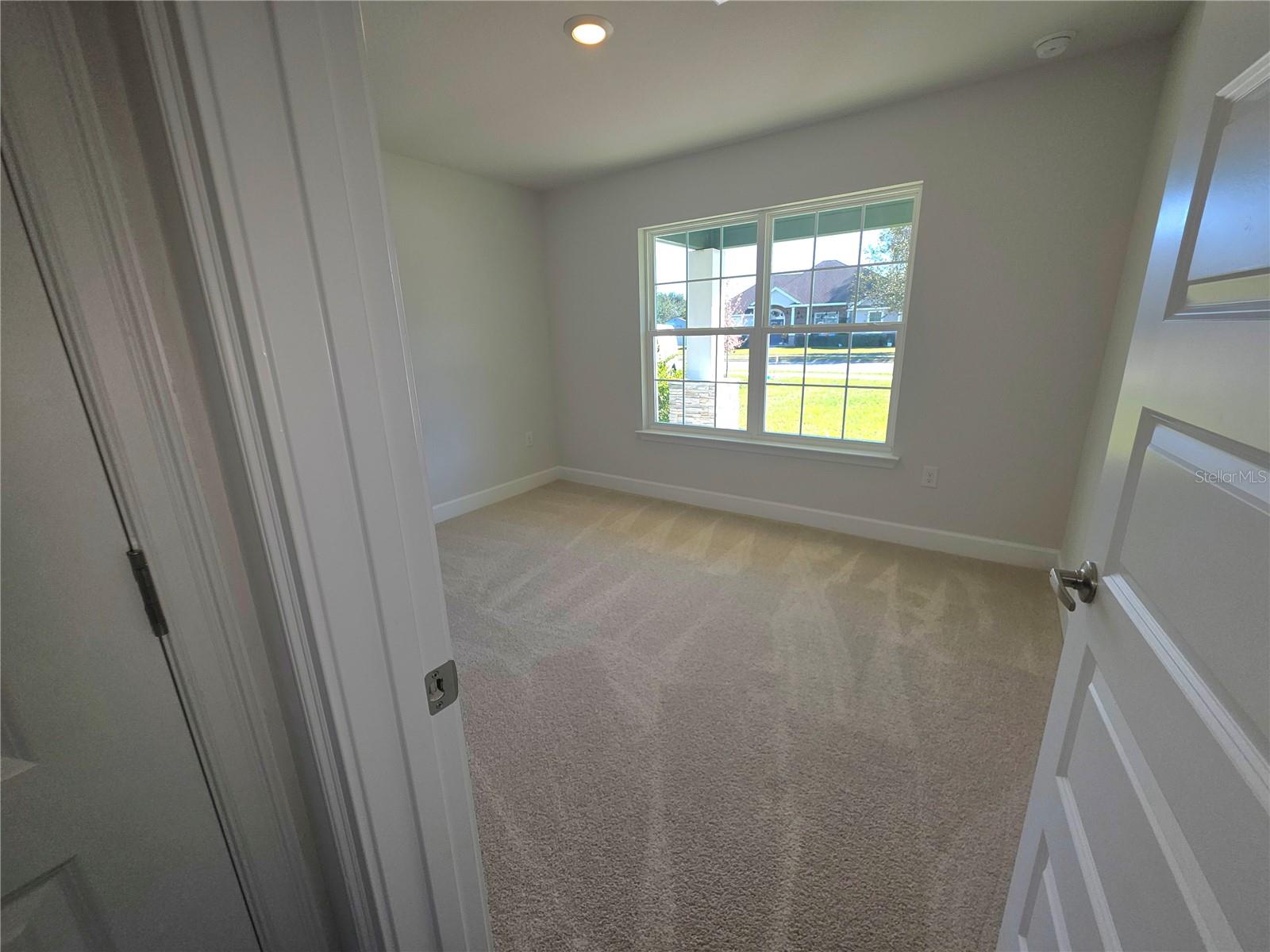 Listing photo id 22 for 747 Rosemary Drive