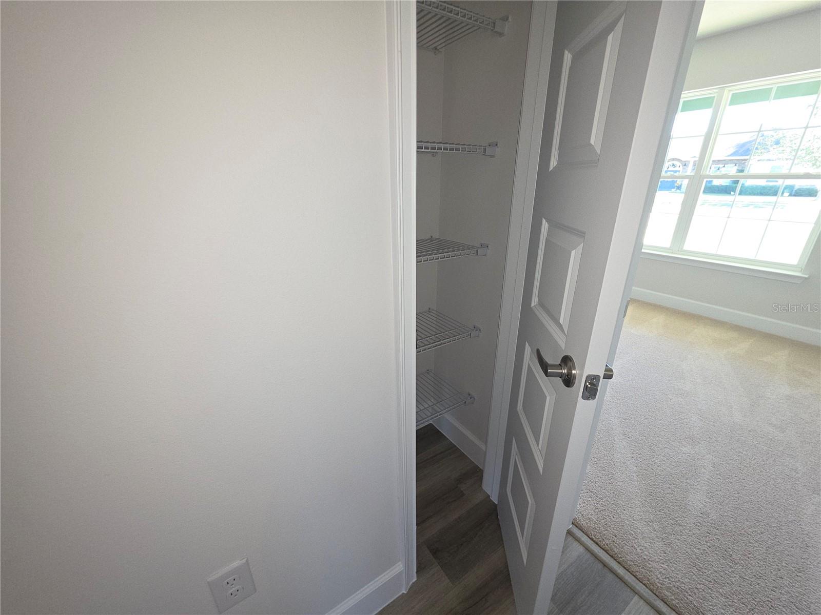 Listing photo id 40 for 747 Rosemary Drive