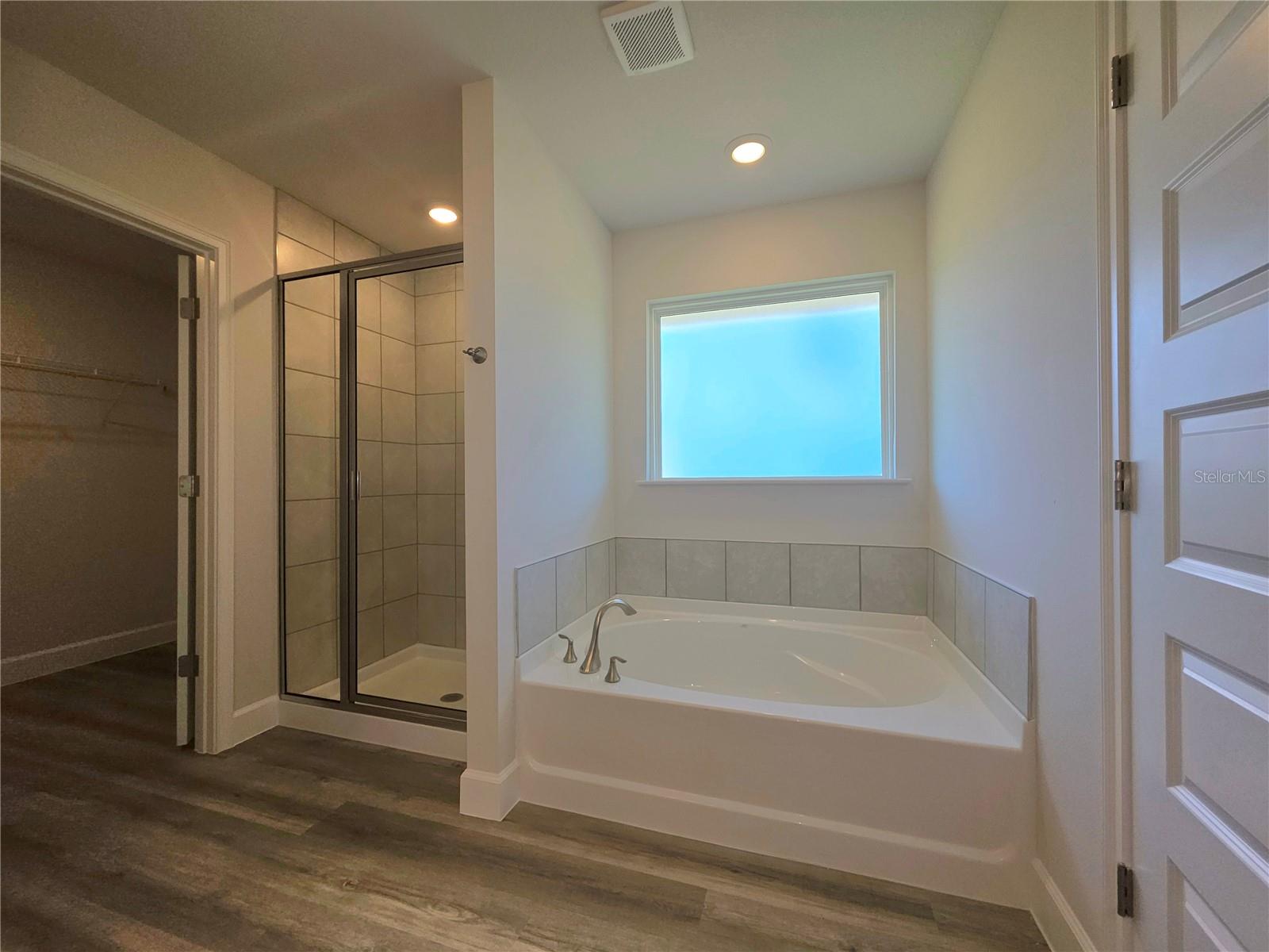 Listing photo id 41 for 747 Rosemary Drive