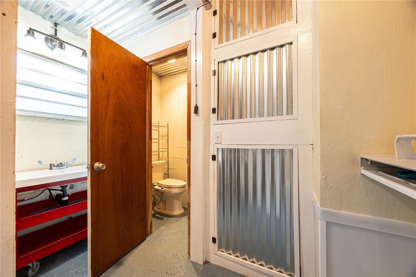 Image 17 of 100 For 7 55th Street