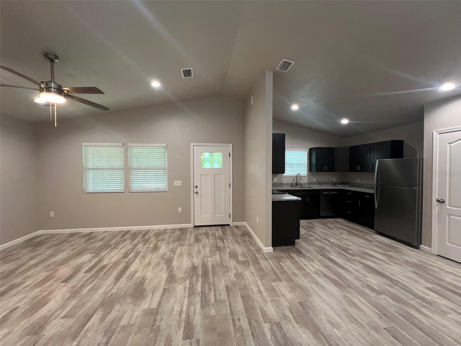 Image 3 of 19 For 22945 183rd Lane