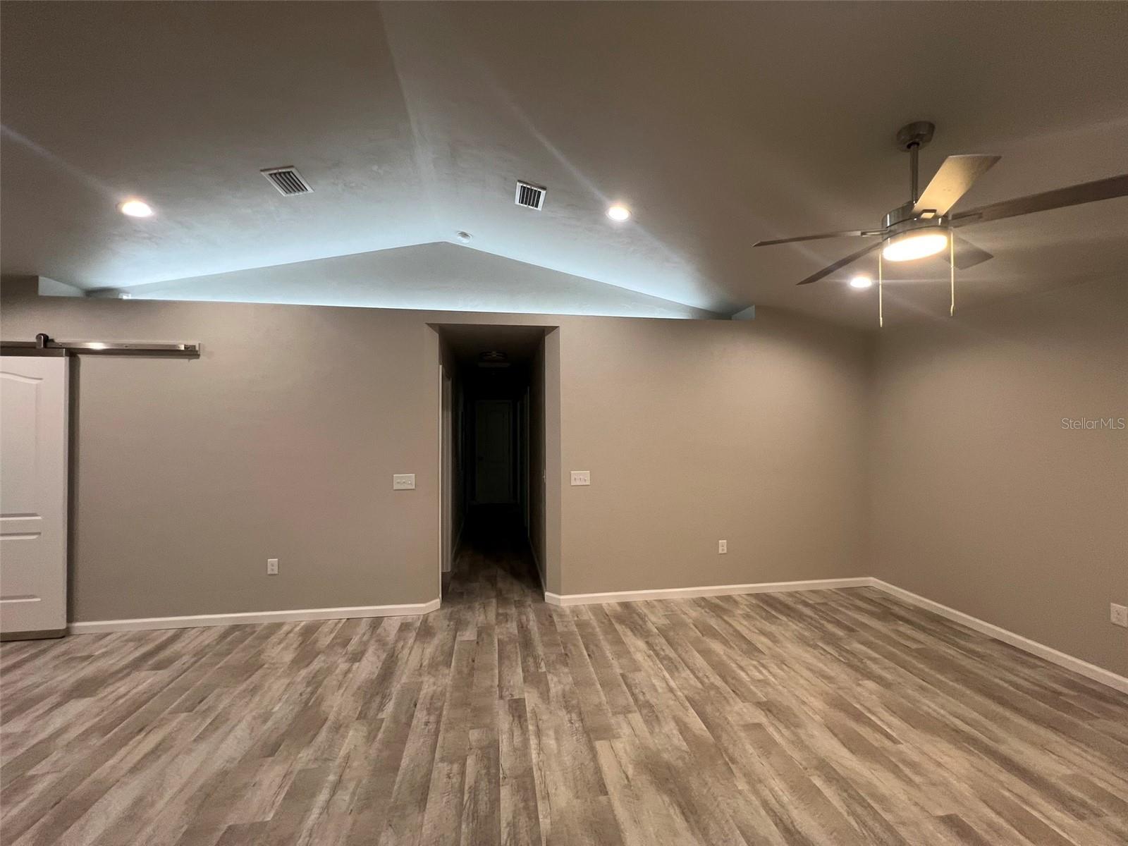 Image 4 of 19 For 22945 183rd Lane