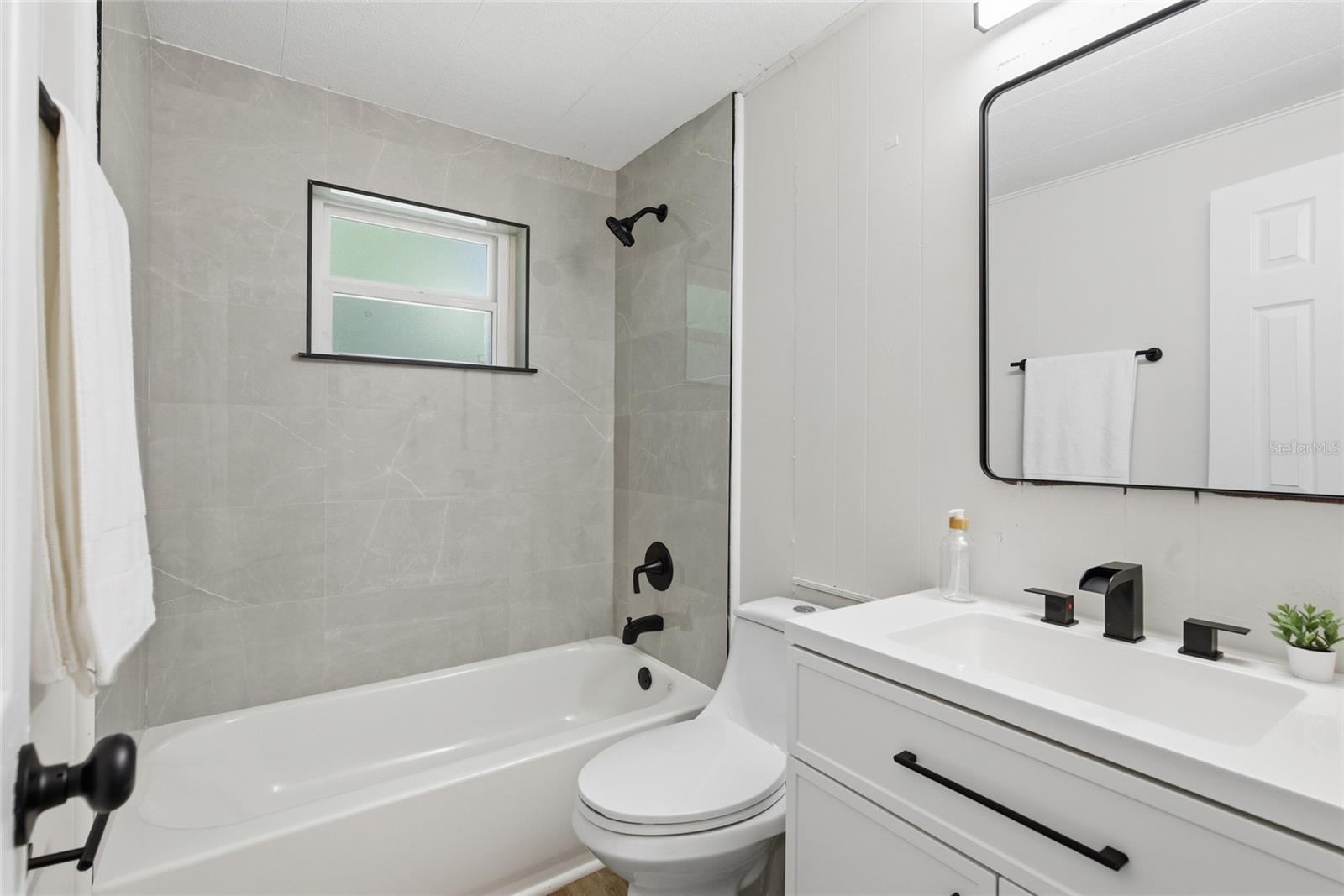 Image 10 of 17 For 23264 178th Place