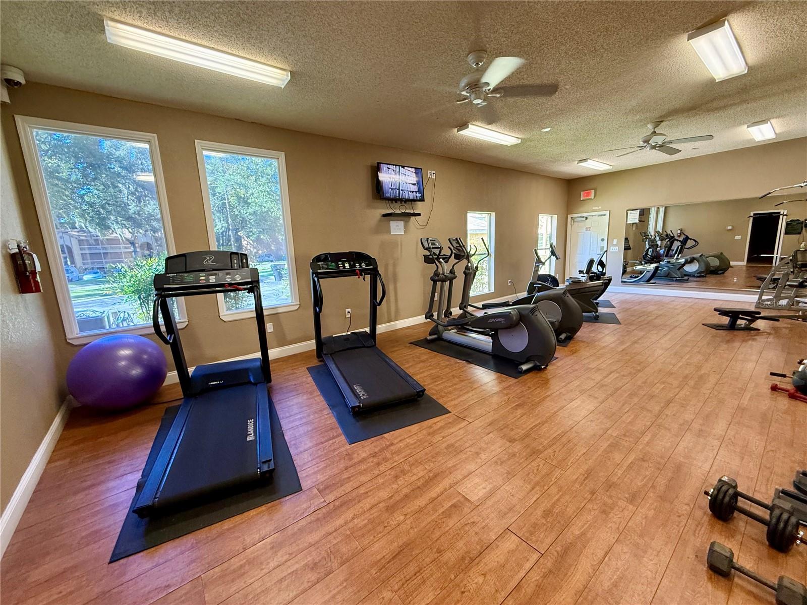 Image 21 of 26 For 1810 23rd Boulevard 180