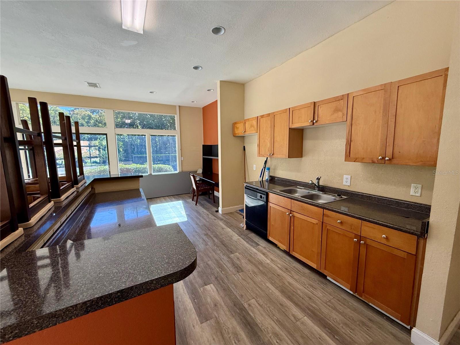 Image 22 of 26 For 1810 23rd Boulevard 180