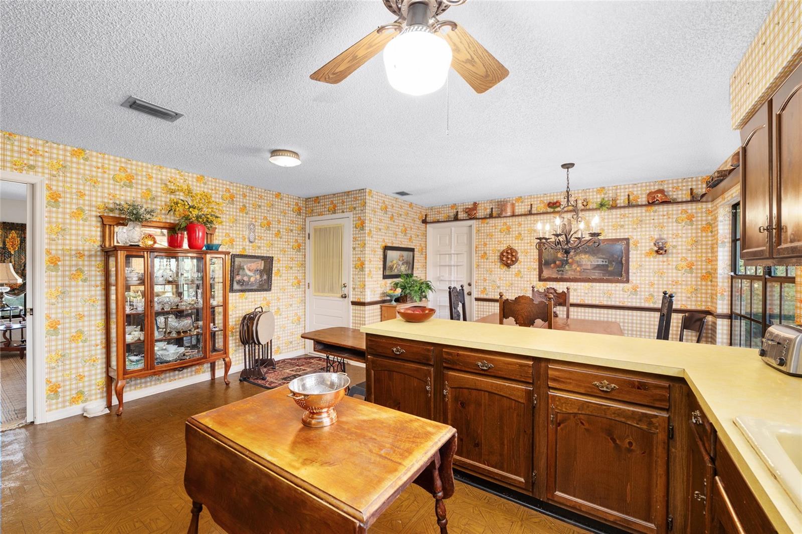 Image 31 of 84 For 3925 17th Street