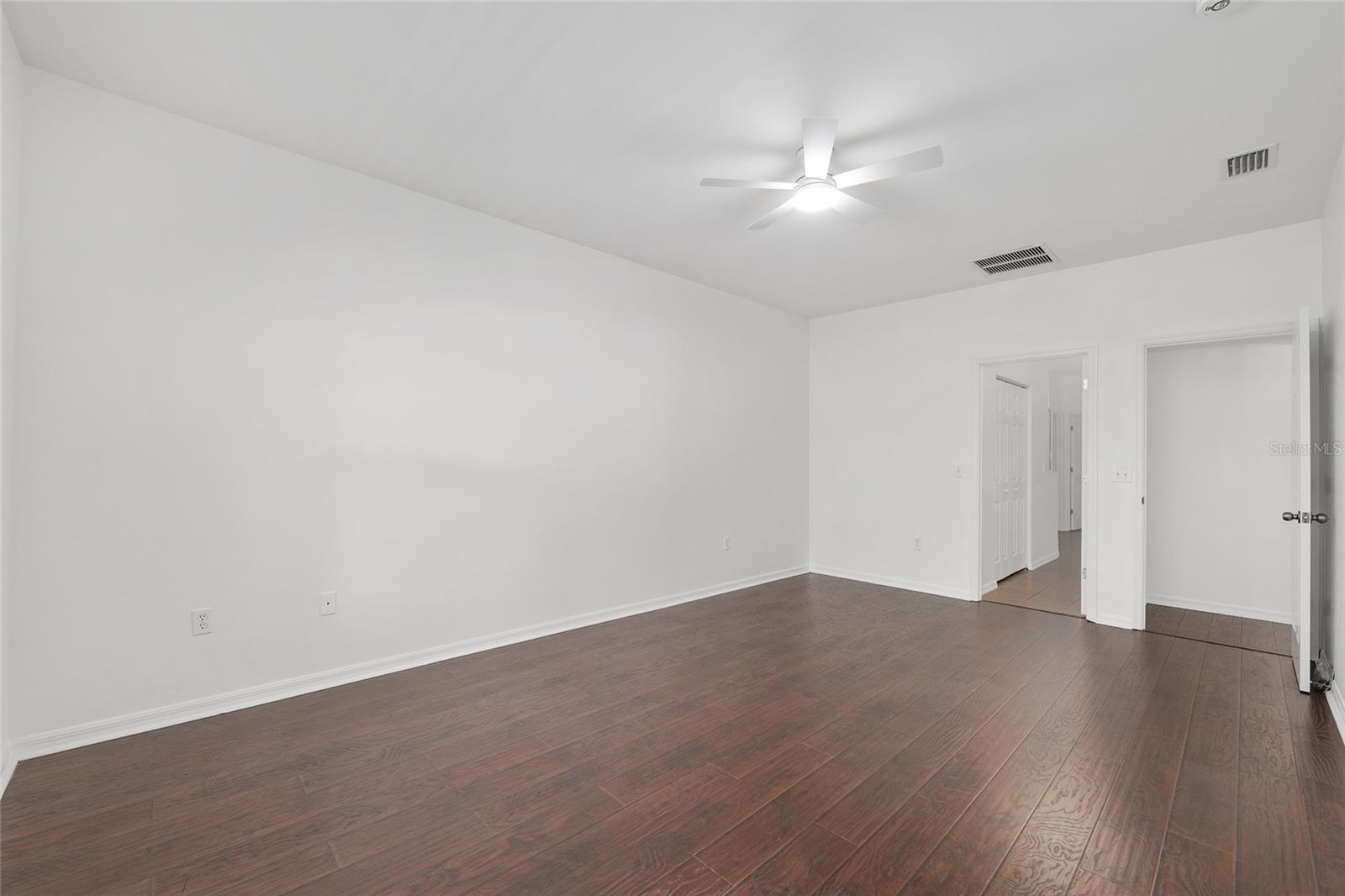 Image 23 of 53 For 7982 83rd Terrace