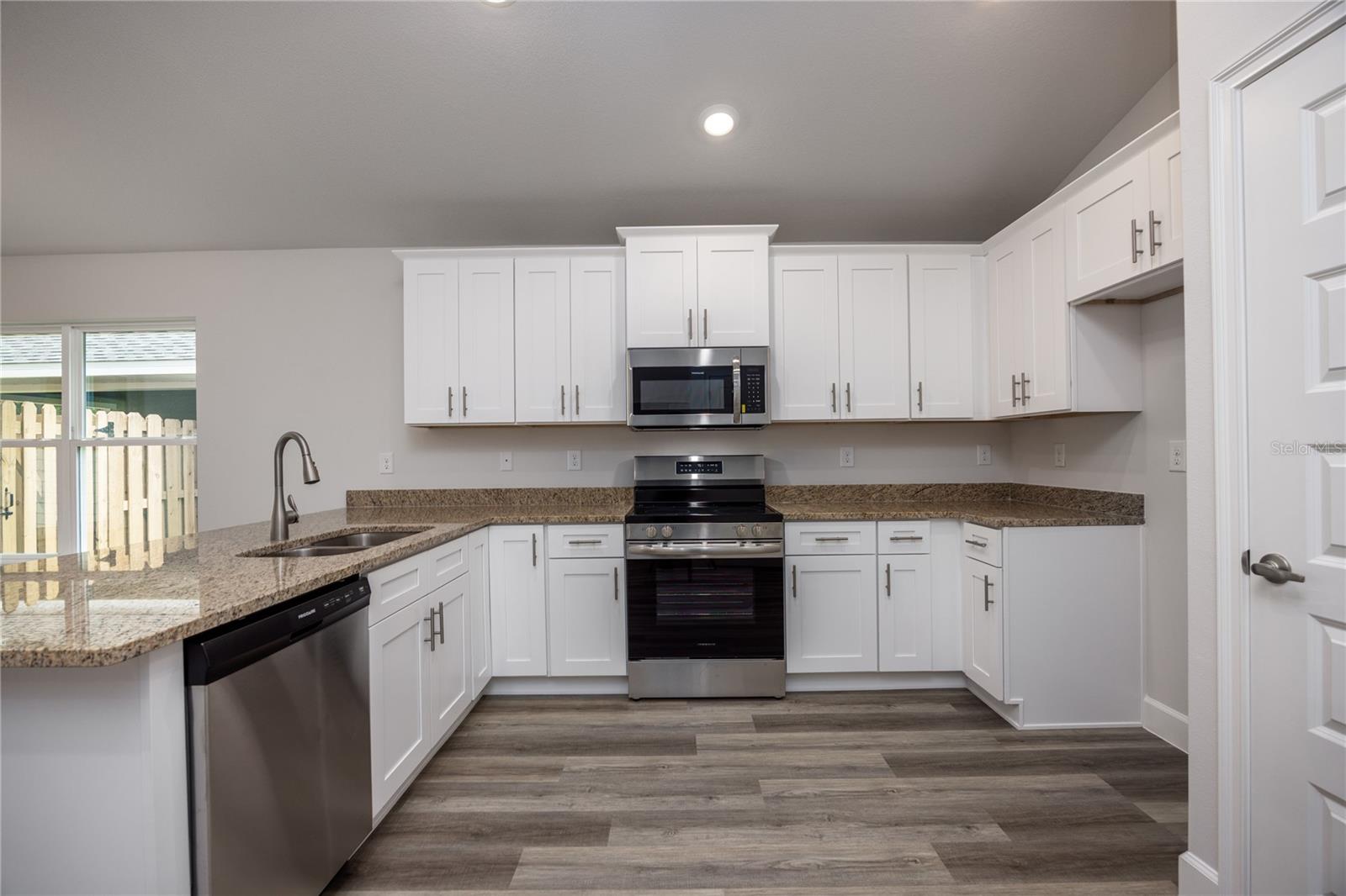 Image 15 of 22 For 13831 150th Circles