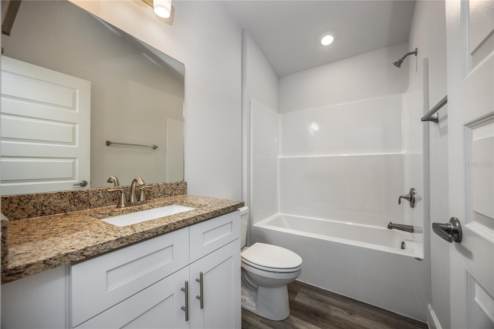 Image 7 of 22 For 13831 150th Circles