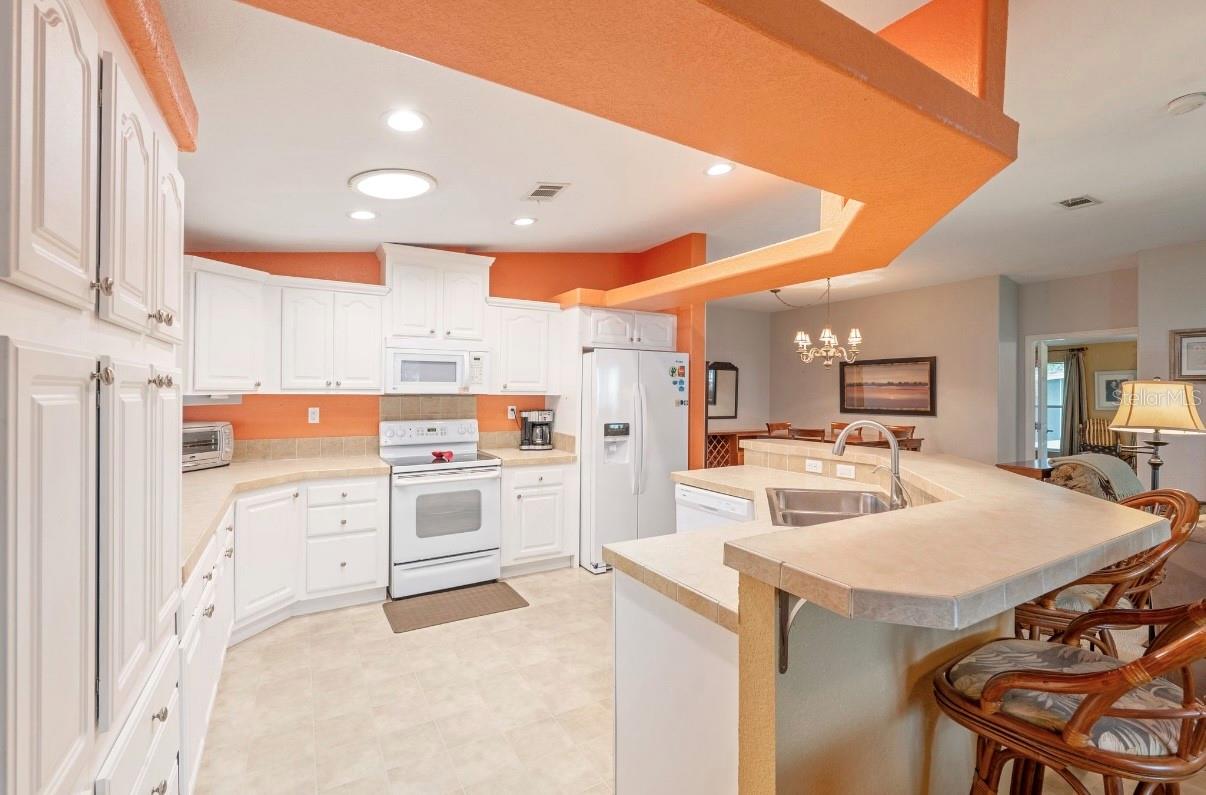 Image 14 of 53 For 7863 6th Place