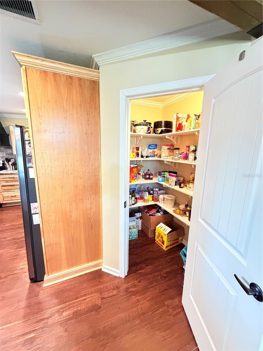 Listing photo id 9 for 10020 7th Terrace