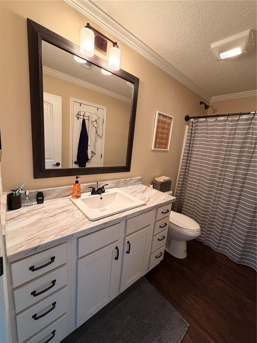 Listing photo id 19 for 10020 7th Terrace