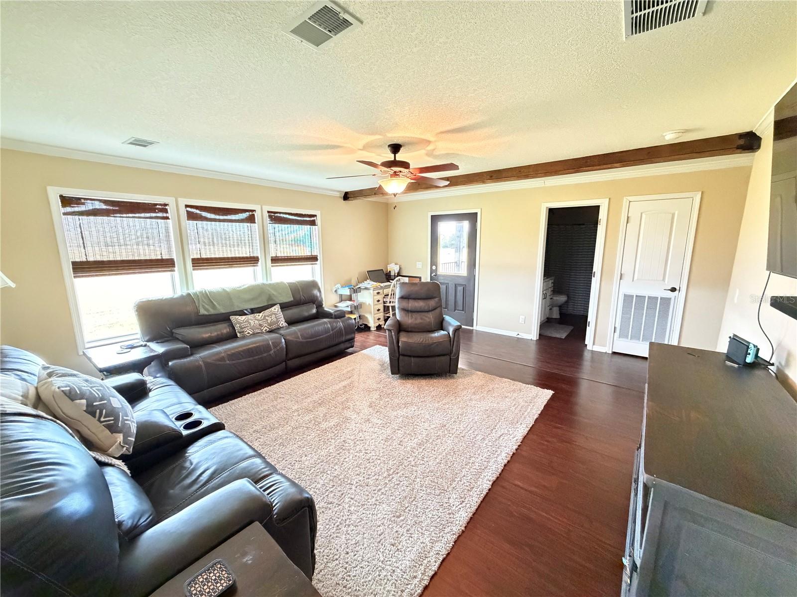 Listing photo id 21 for 10020 7th Terrace