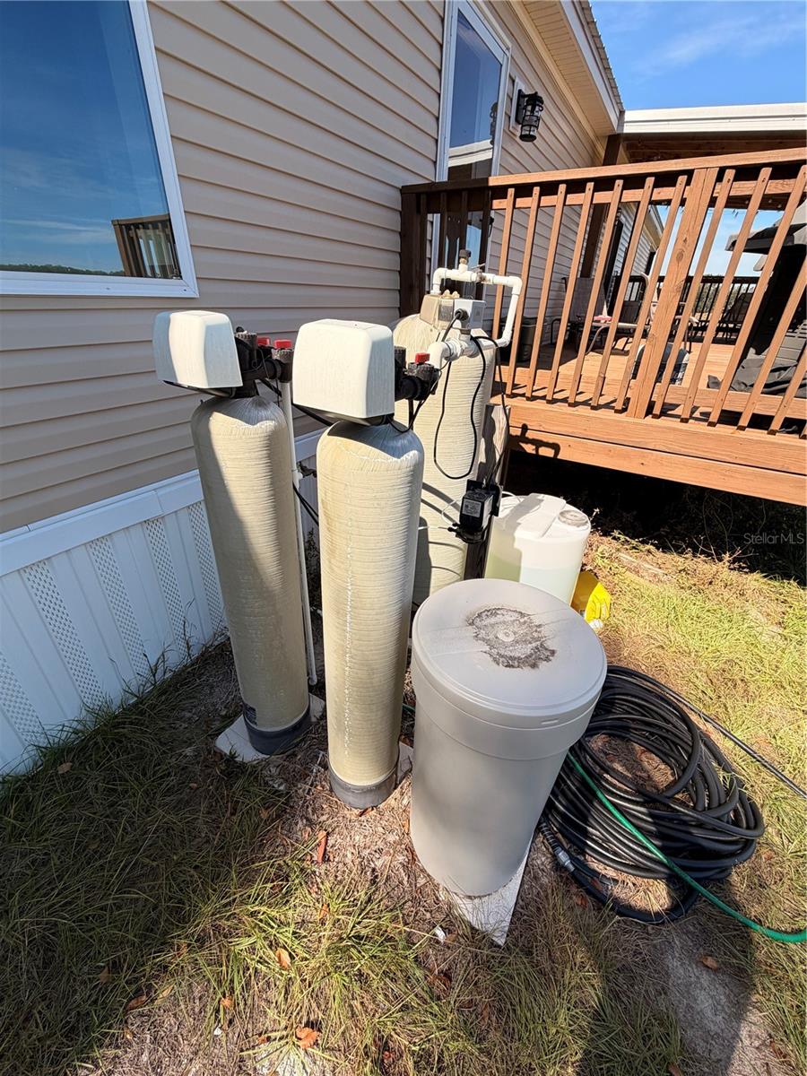 Listing photo id 25 for 10020 7th Terrace