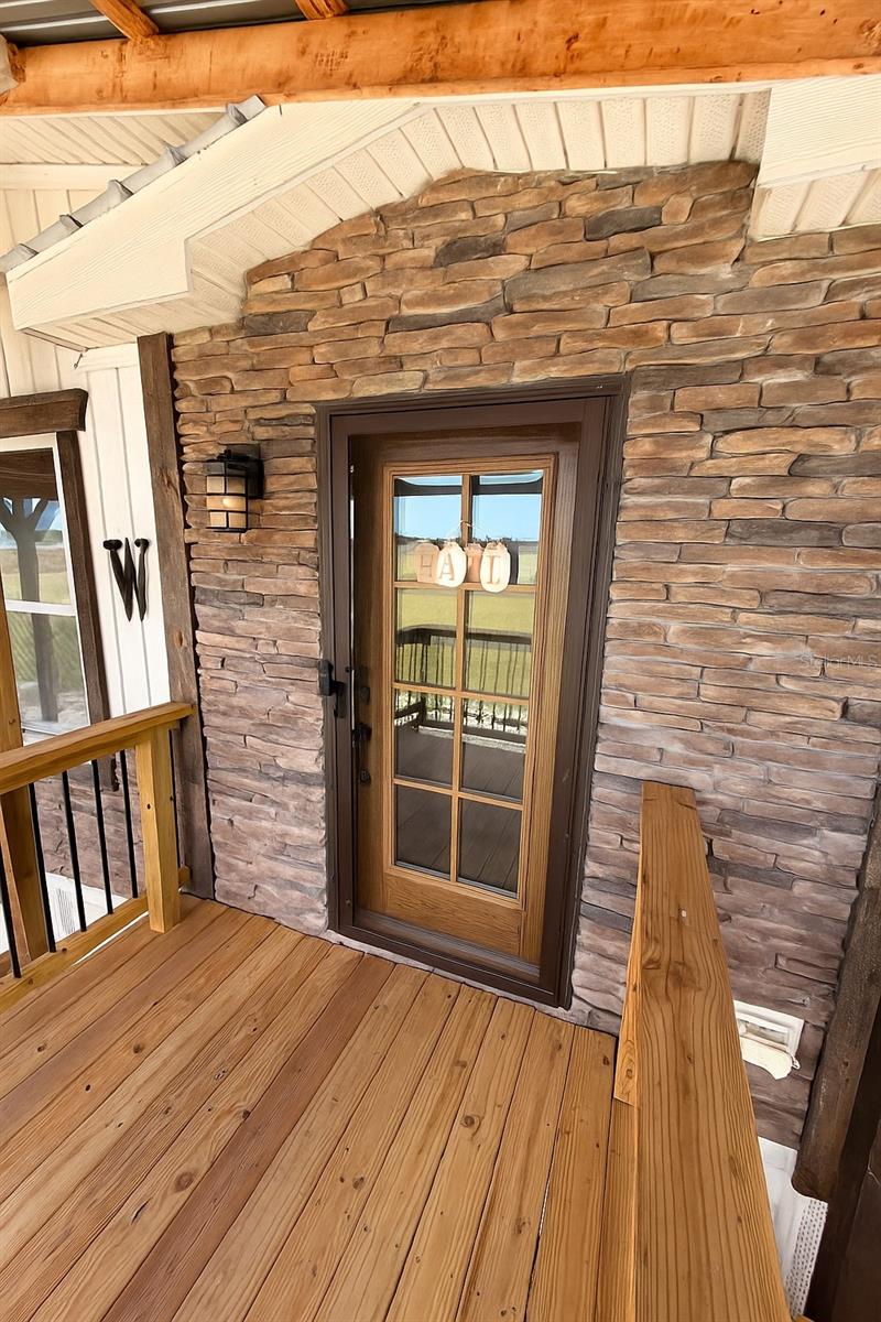 Listing photo id 1 for 10020 7th Terrace