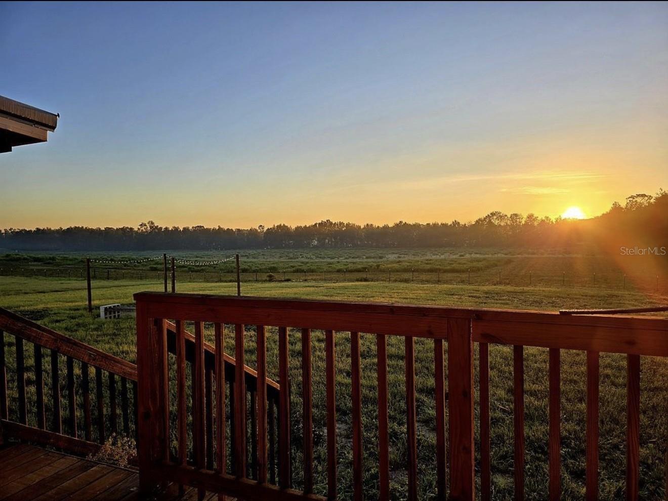 Listing photo id 32 for 10020 7th Terrace