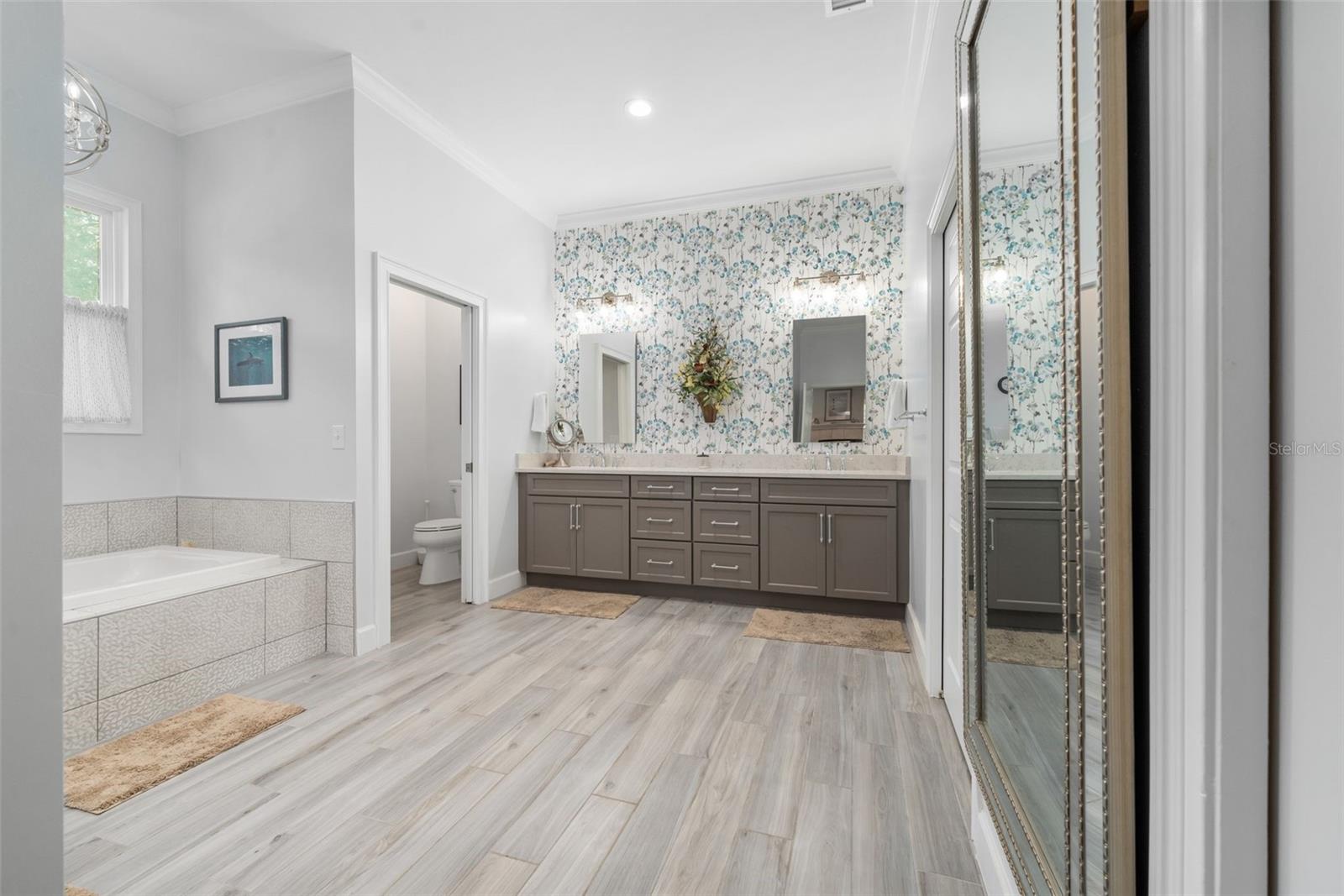 Image 23 of 66 For 12047 1st Lane