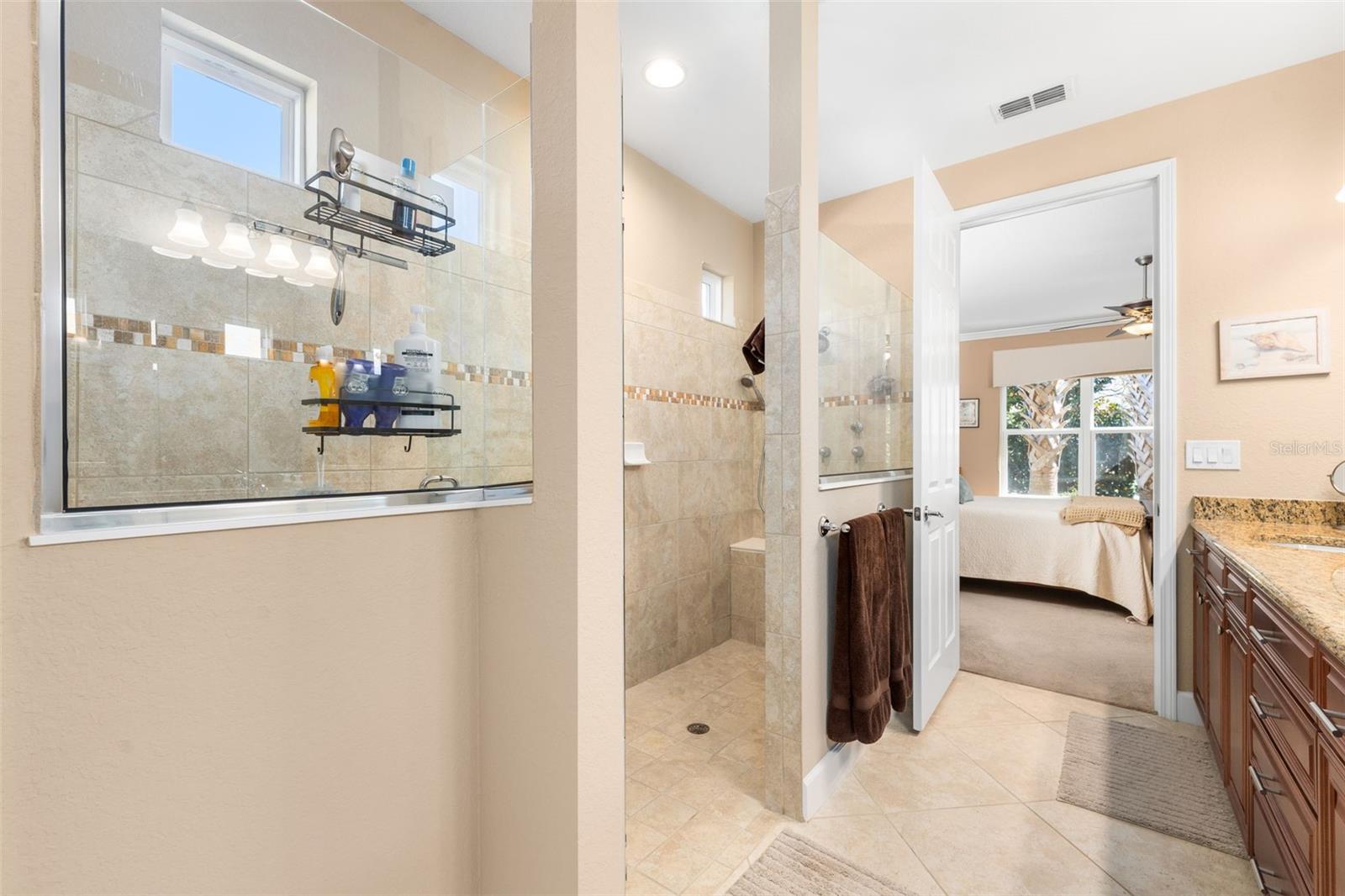 Image 22 of 50 For 9838 63rd Loop