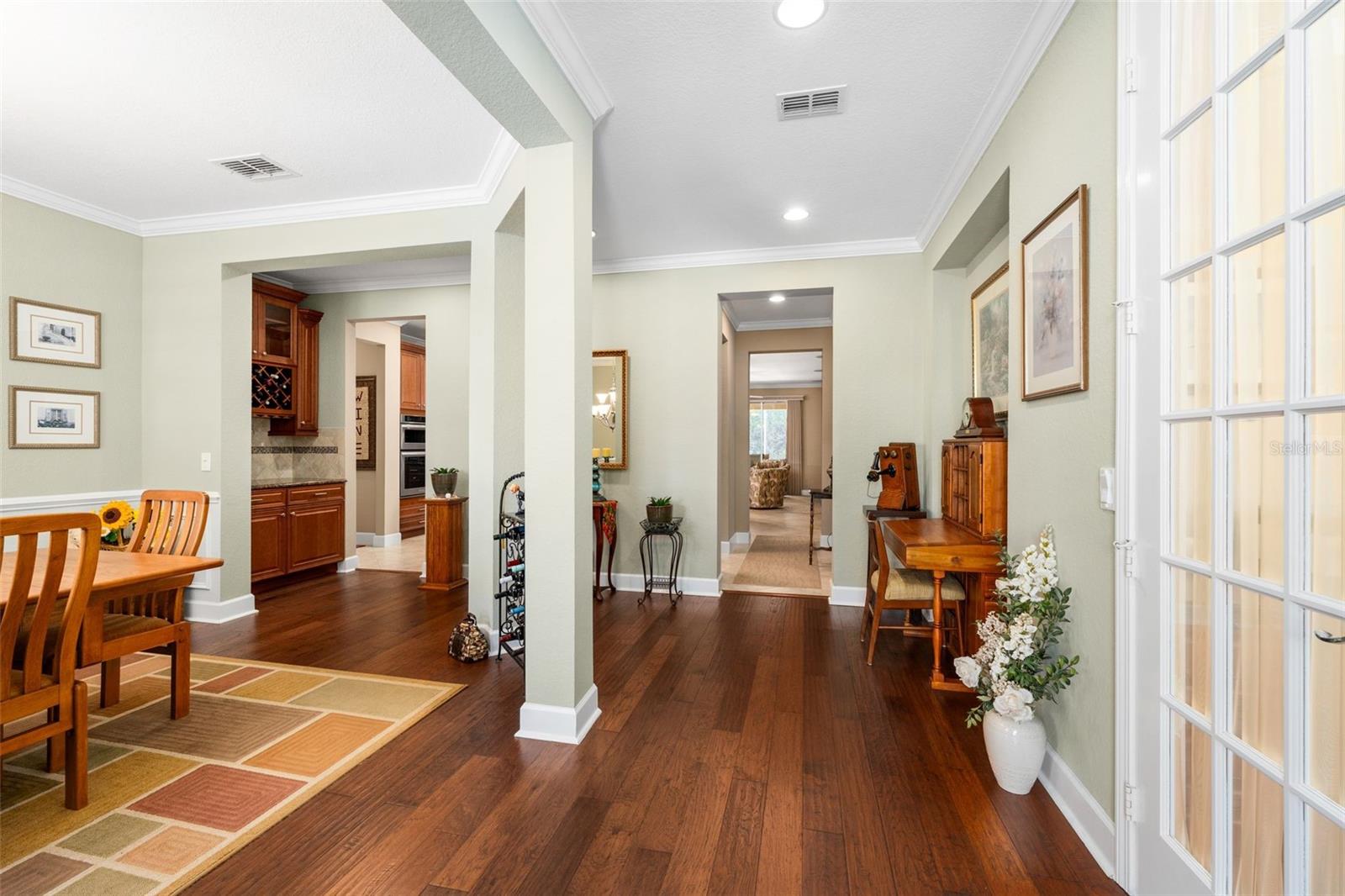 Image 5 of 50 For 9838 63rd Loop