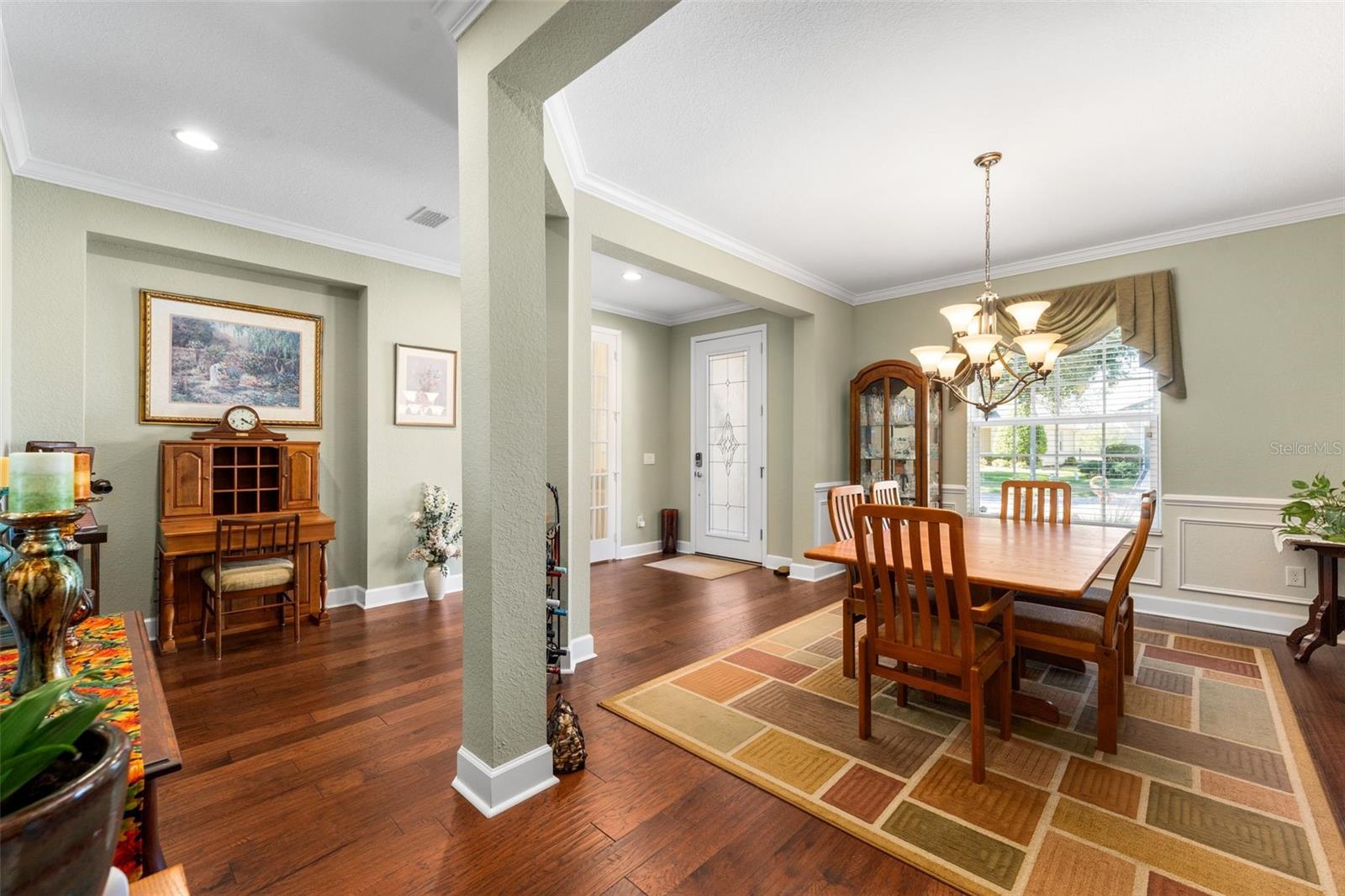 Image 6 of 50 For 9838 63rd Loop