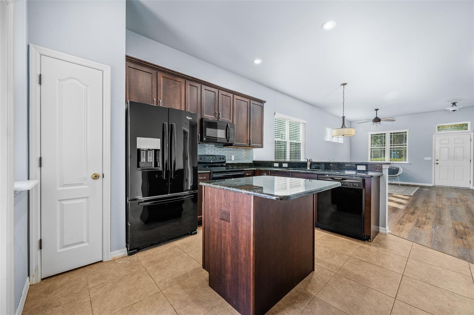 Image 9 of 38 For 7891 82nd Drive