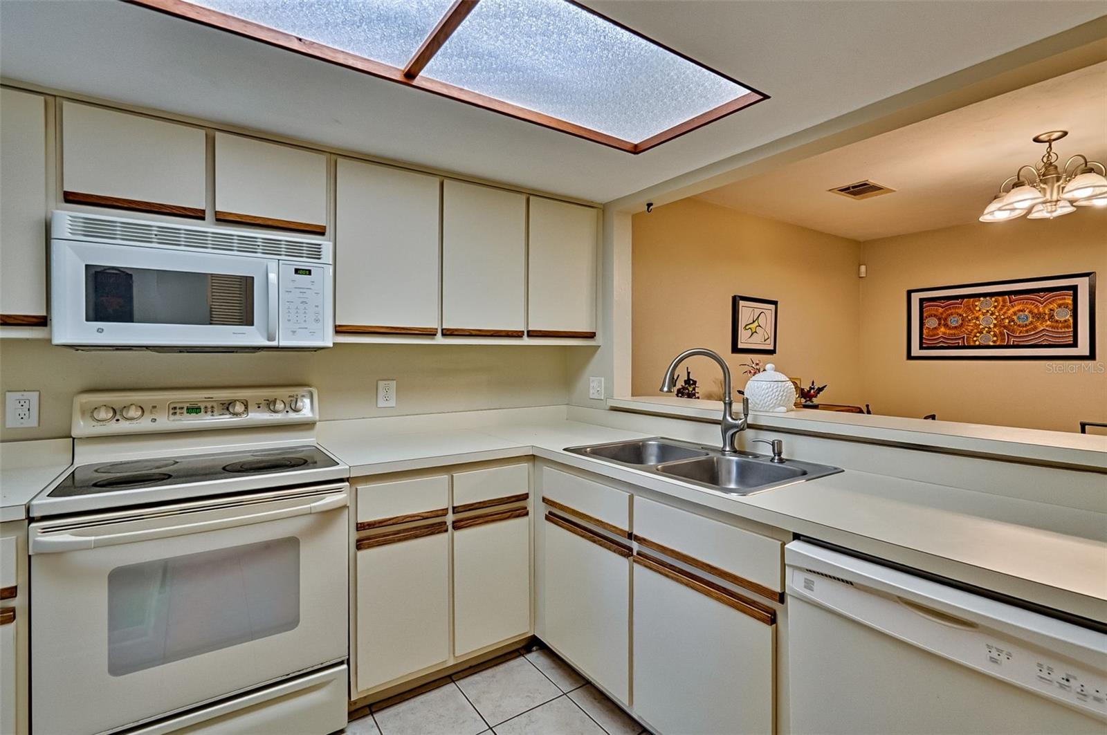 Image 11 of 27 For 5508 4th Place