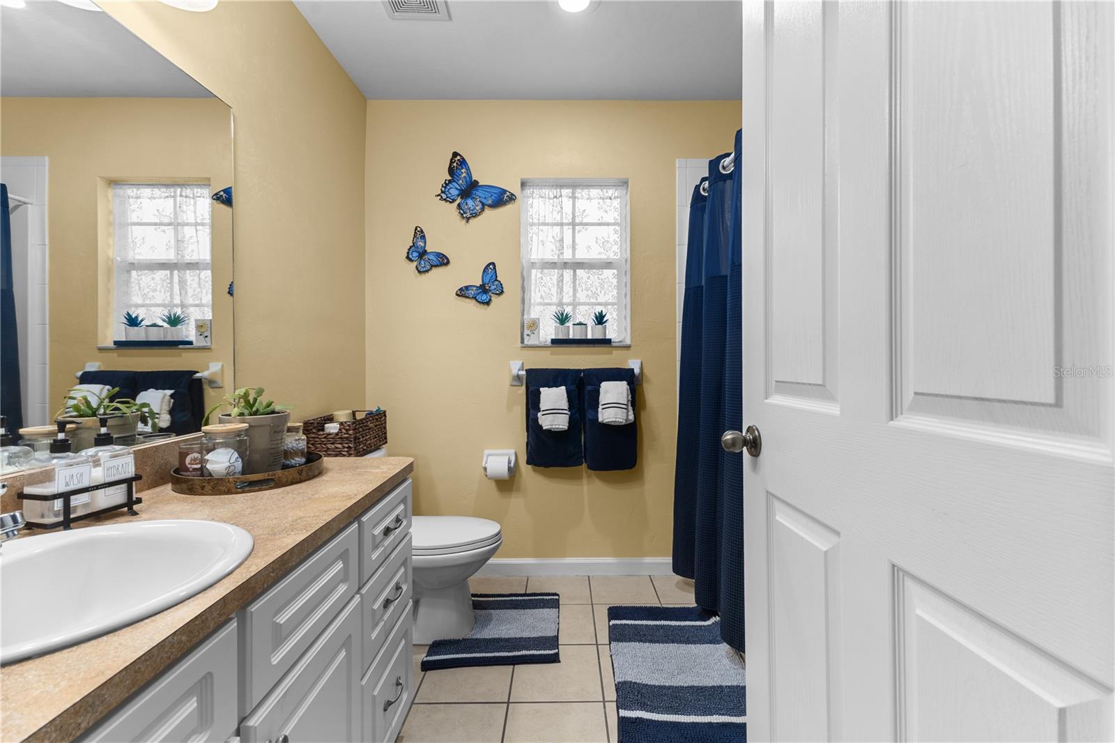 Image 14 of 33 For 25415 15th Avenue