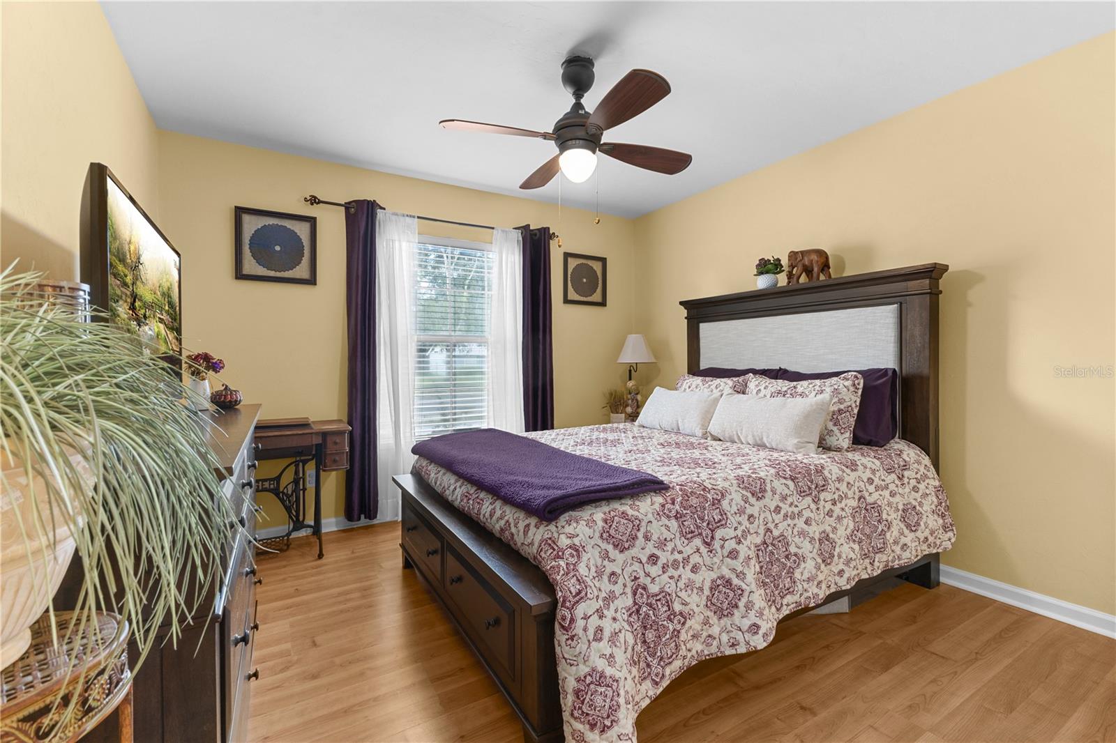 Image 15 of 33 For 25415 15th Avenue