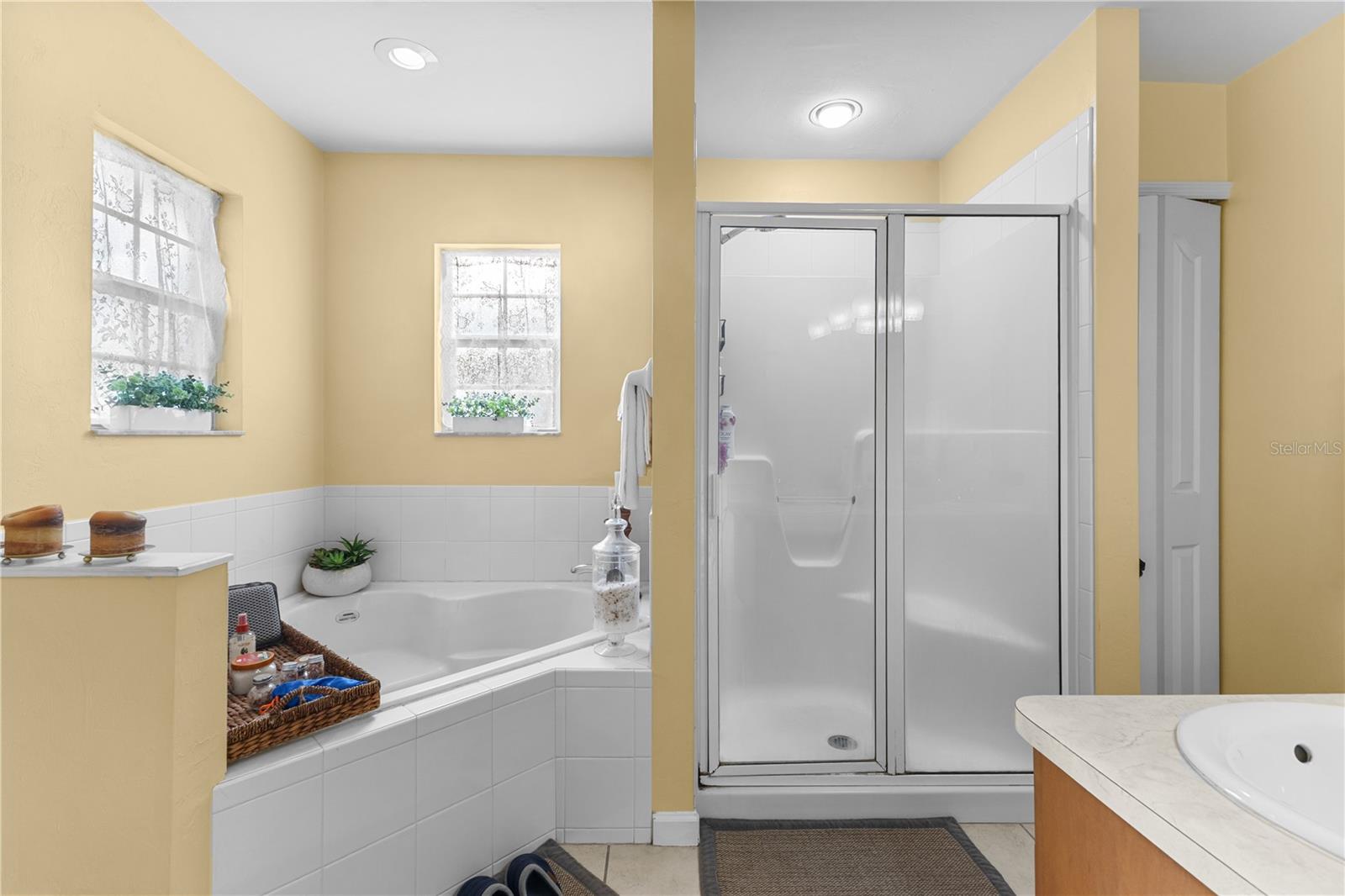 Image 19 of 33 For 25415 15th Avenue