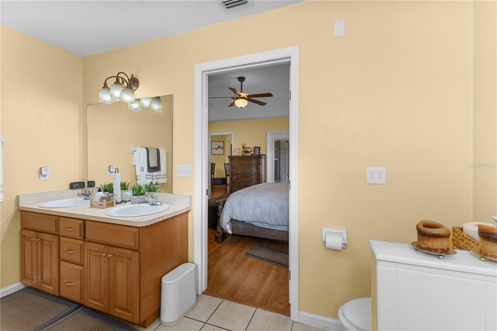 Image 20 of 33 For 25415 15th Avenue