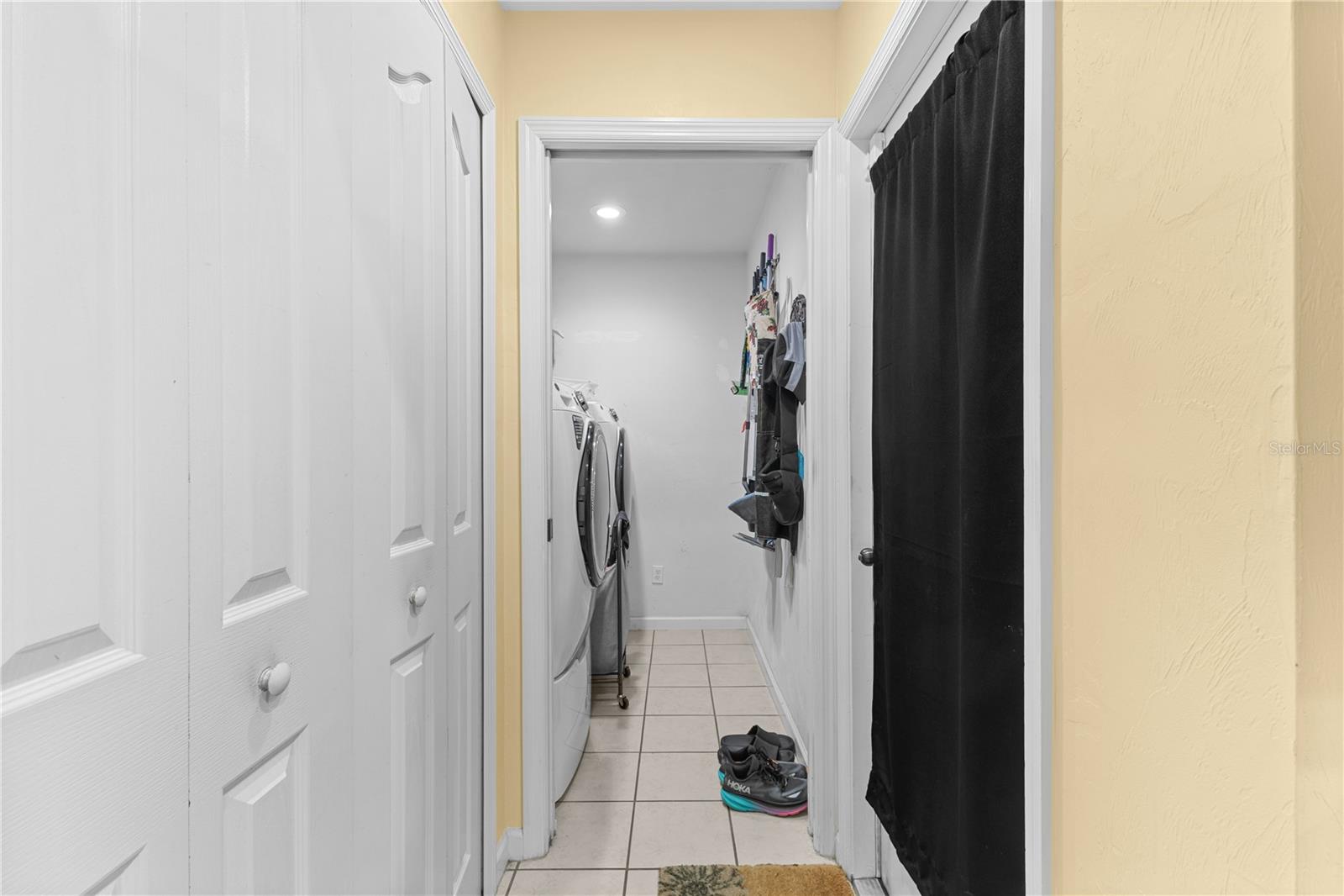 Image 21 of 33 For 25415 15th Avenue