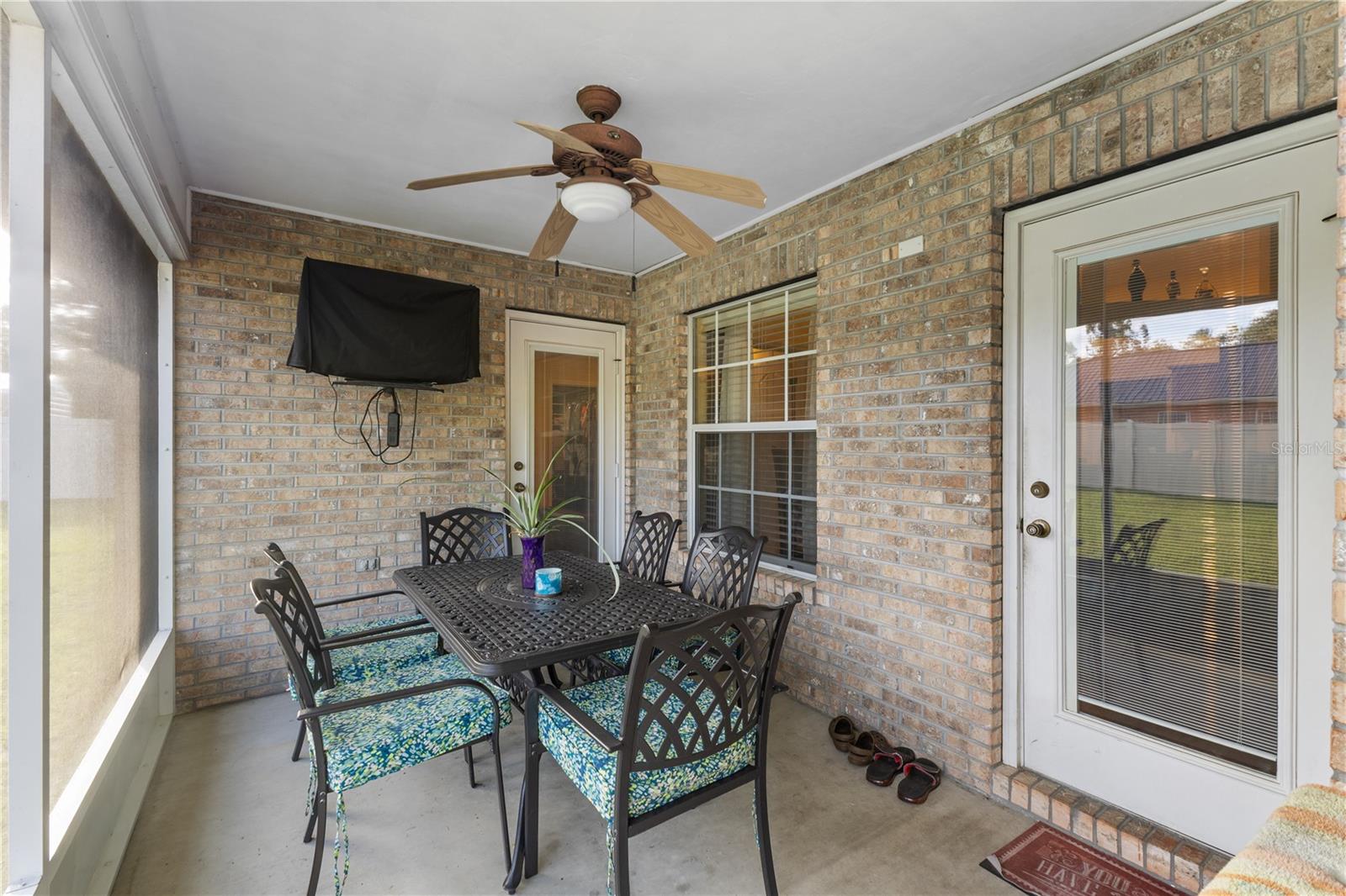 Image 23 of 33 For 25415 15th Avenue