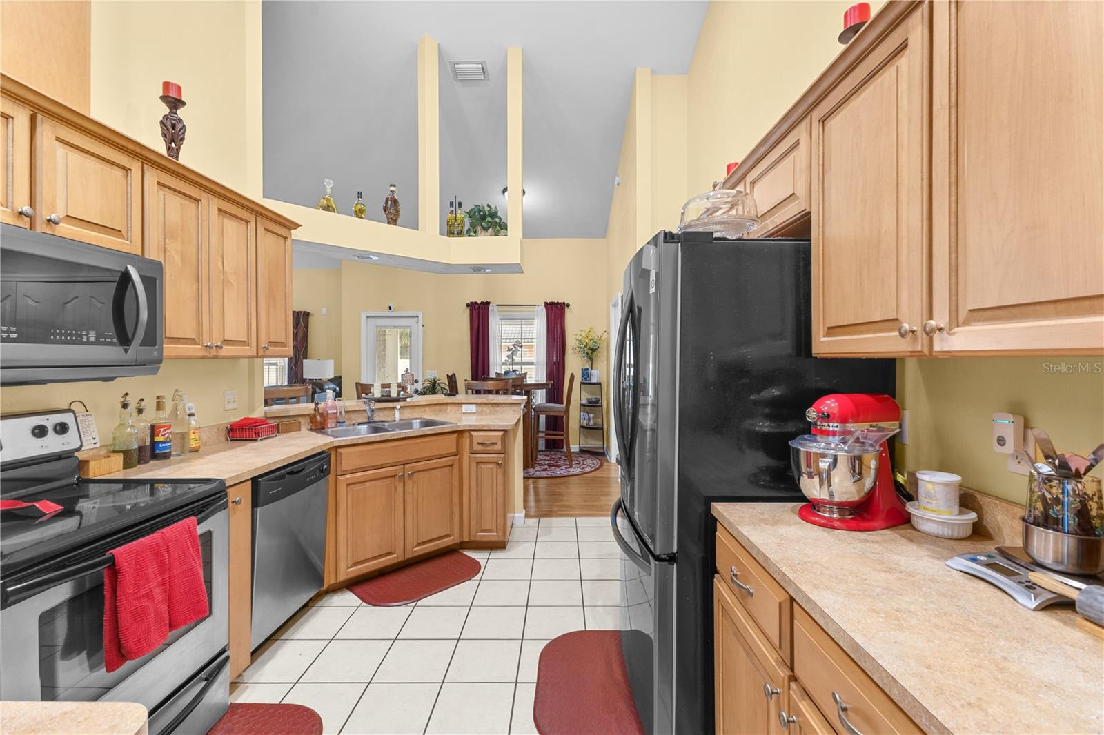 Image 3 of 33 For 25415 15th Avenue