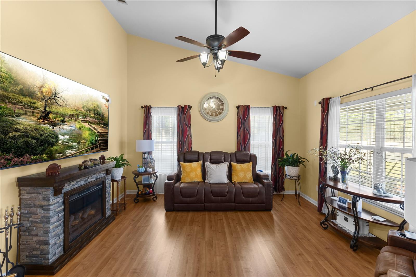 Image 6 of 33 For 25415 15th Avenue