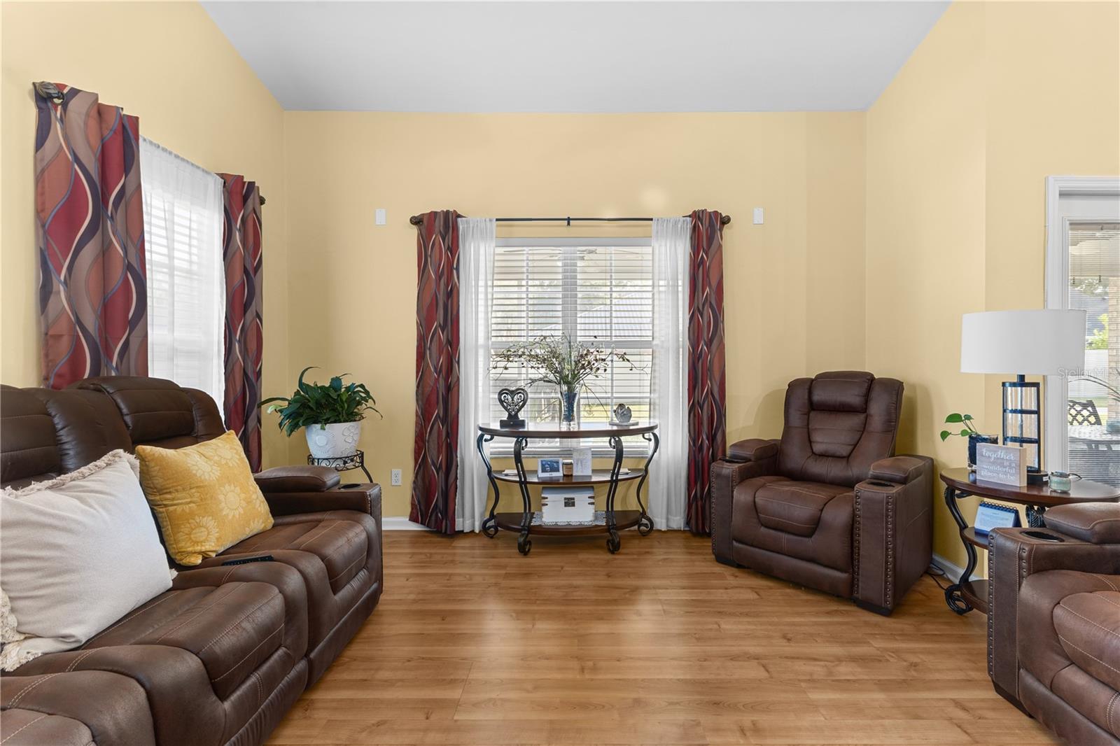 Image 7 of 33 For 25415 15th Avenue