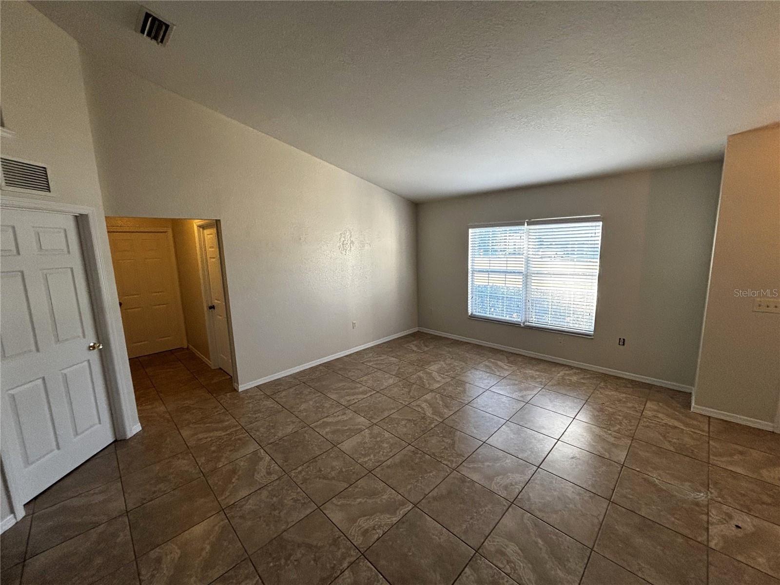 Image 5 of 24 For 623 Marion Oaks Trail