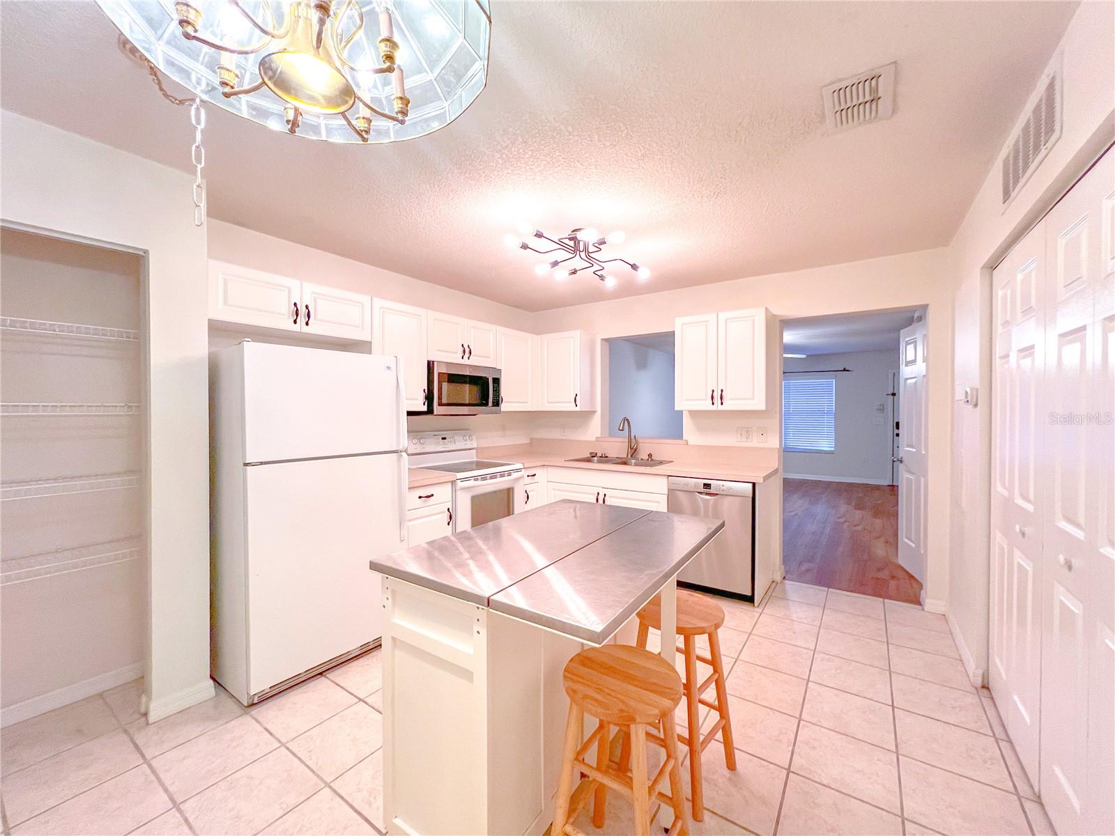 Image 4 of 11 For 2306 42nd Drive 144