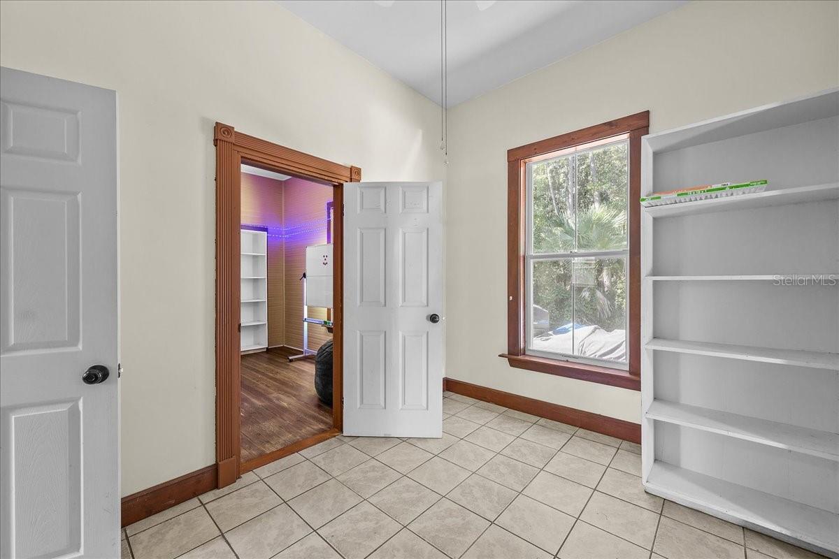 Image 11 of 35 For 21317 111th Avenue