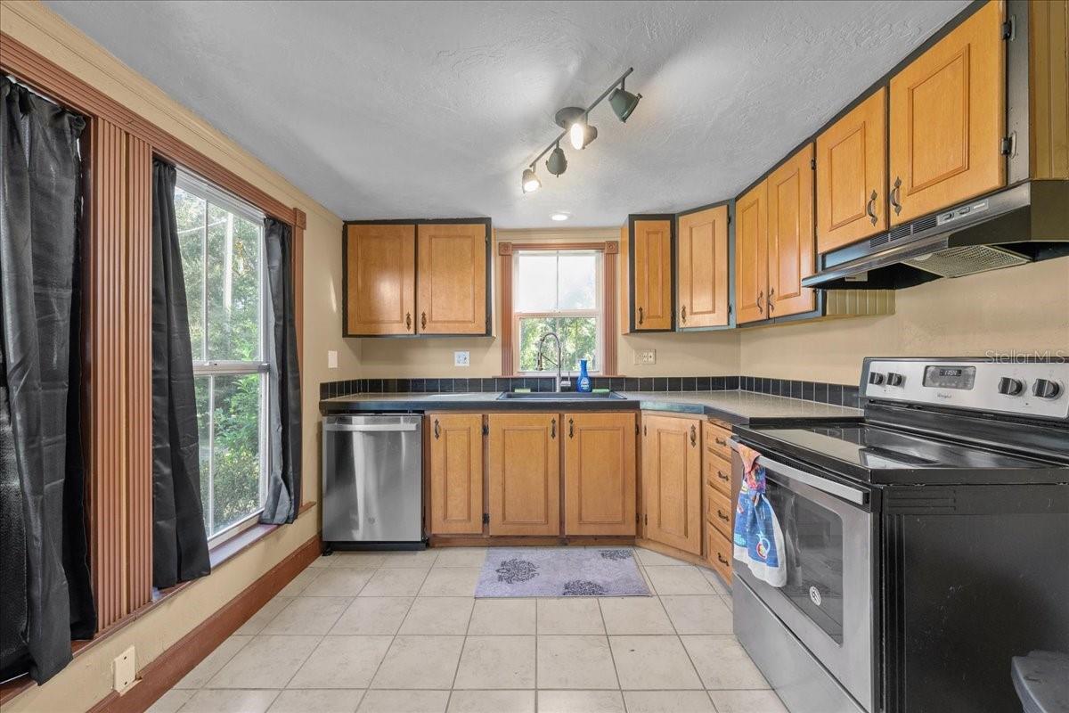 Image 16 of 35 For 21317 111th Avenue