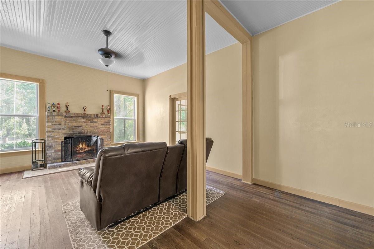 Image 18 of 35 For 21317 111th Avenue