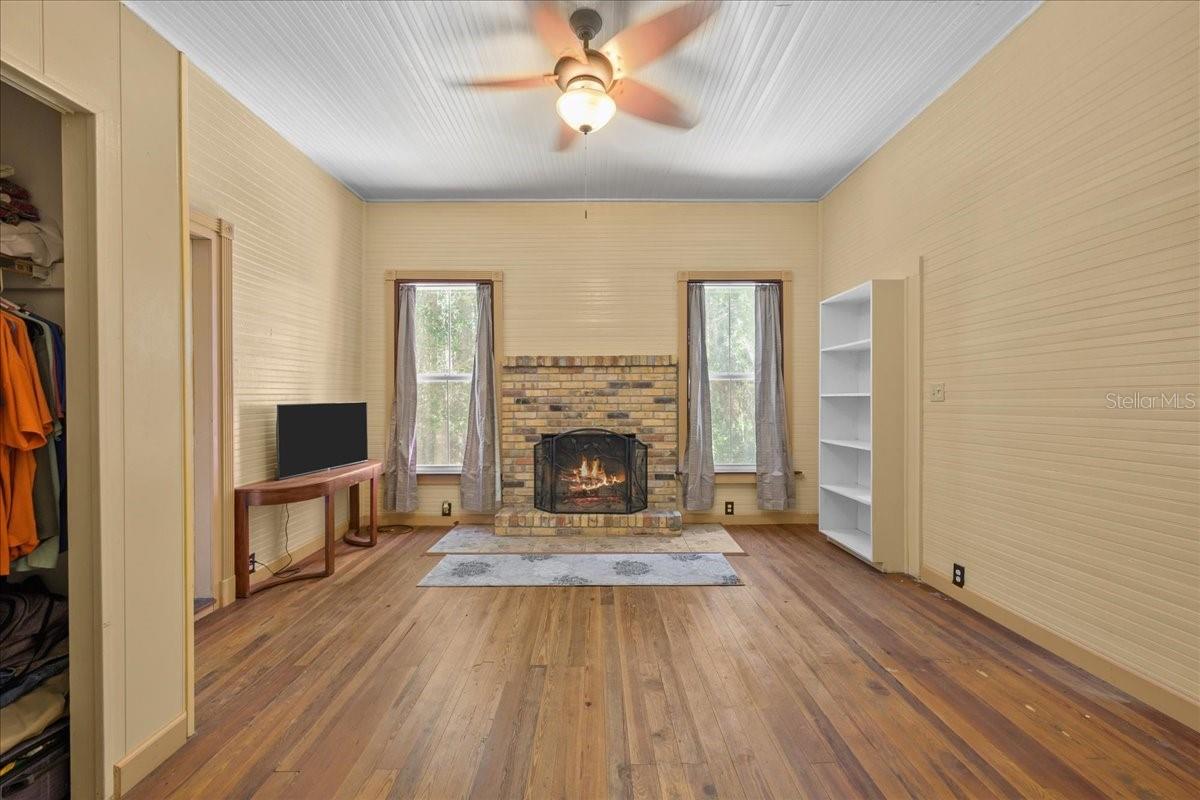 Image 25 of 35 For 21317 111th Avenue