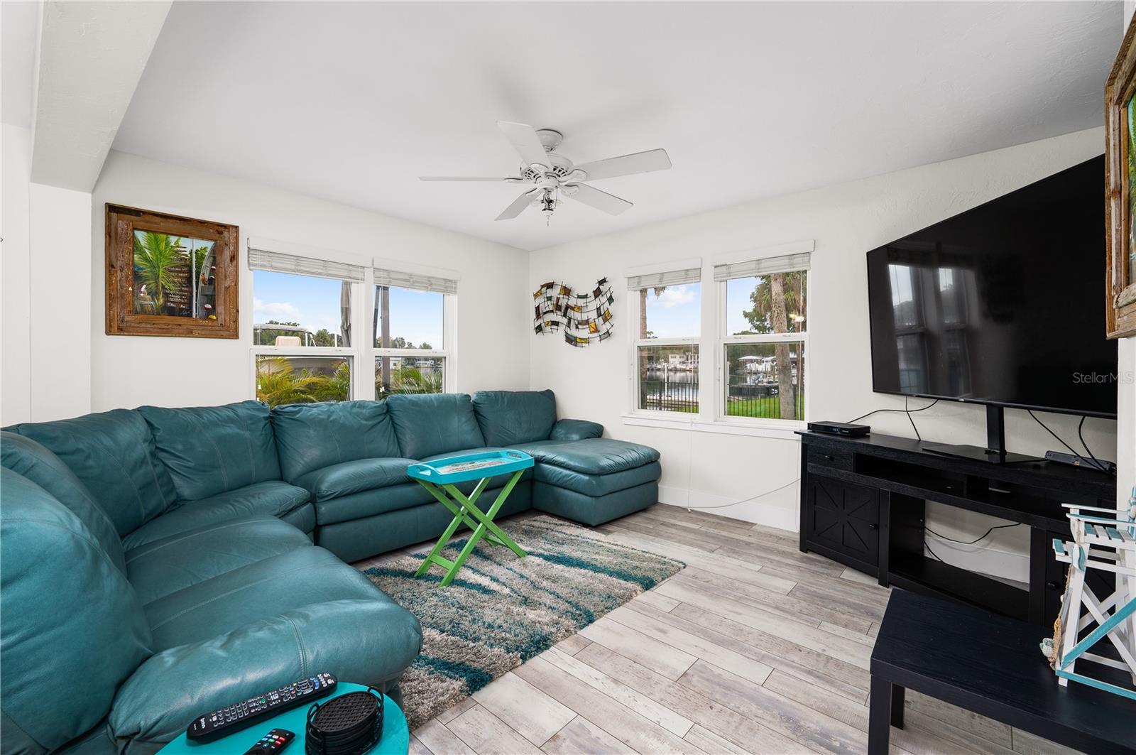 Image 39 of 50 For 30 Valare Lane 102b