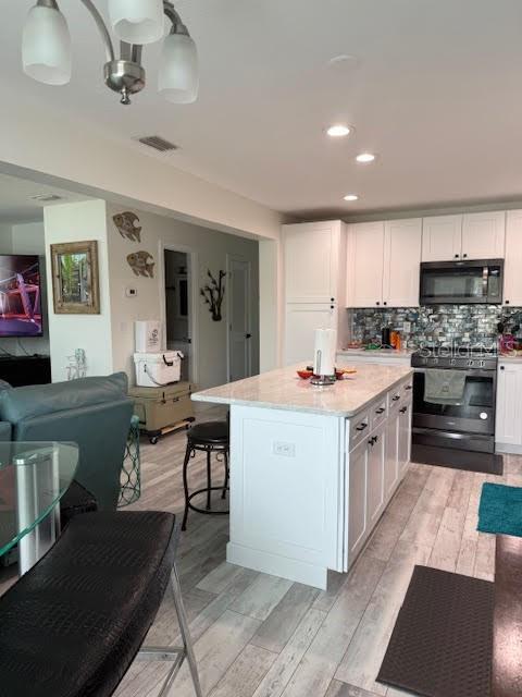 Image 6 of 29 For 30 Valare Lane 102b