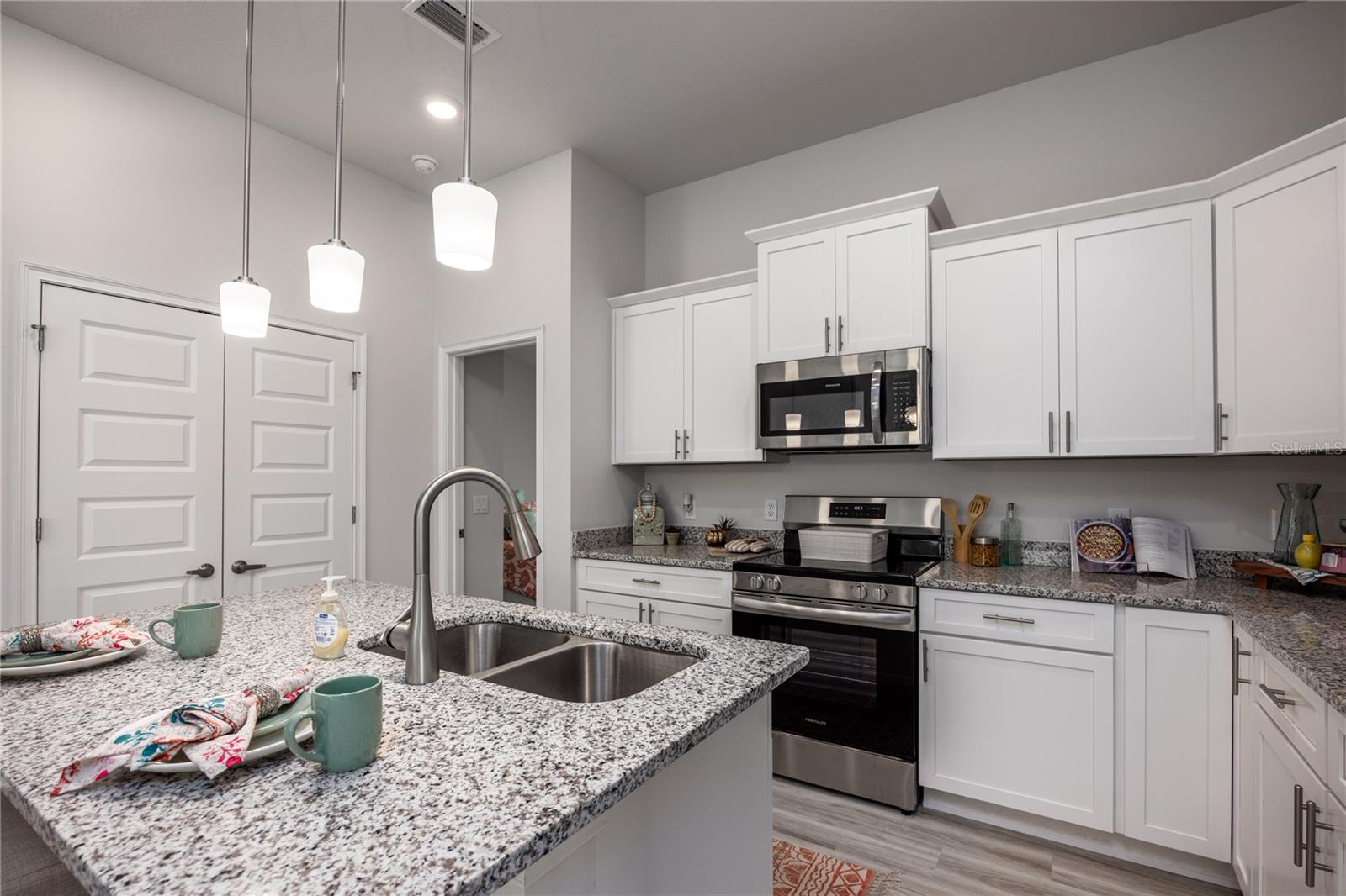 Image 15 of 31 For 13903 150th Circle