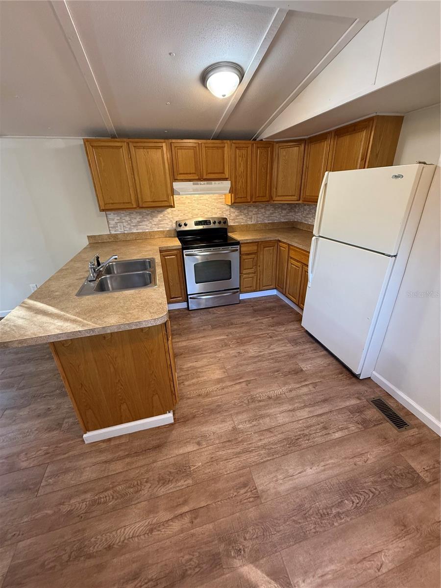 Image 23 of 39 For 8171 117th Place