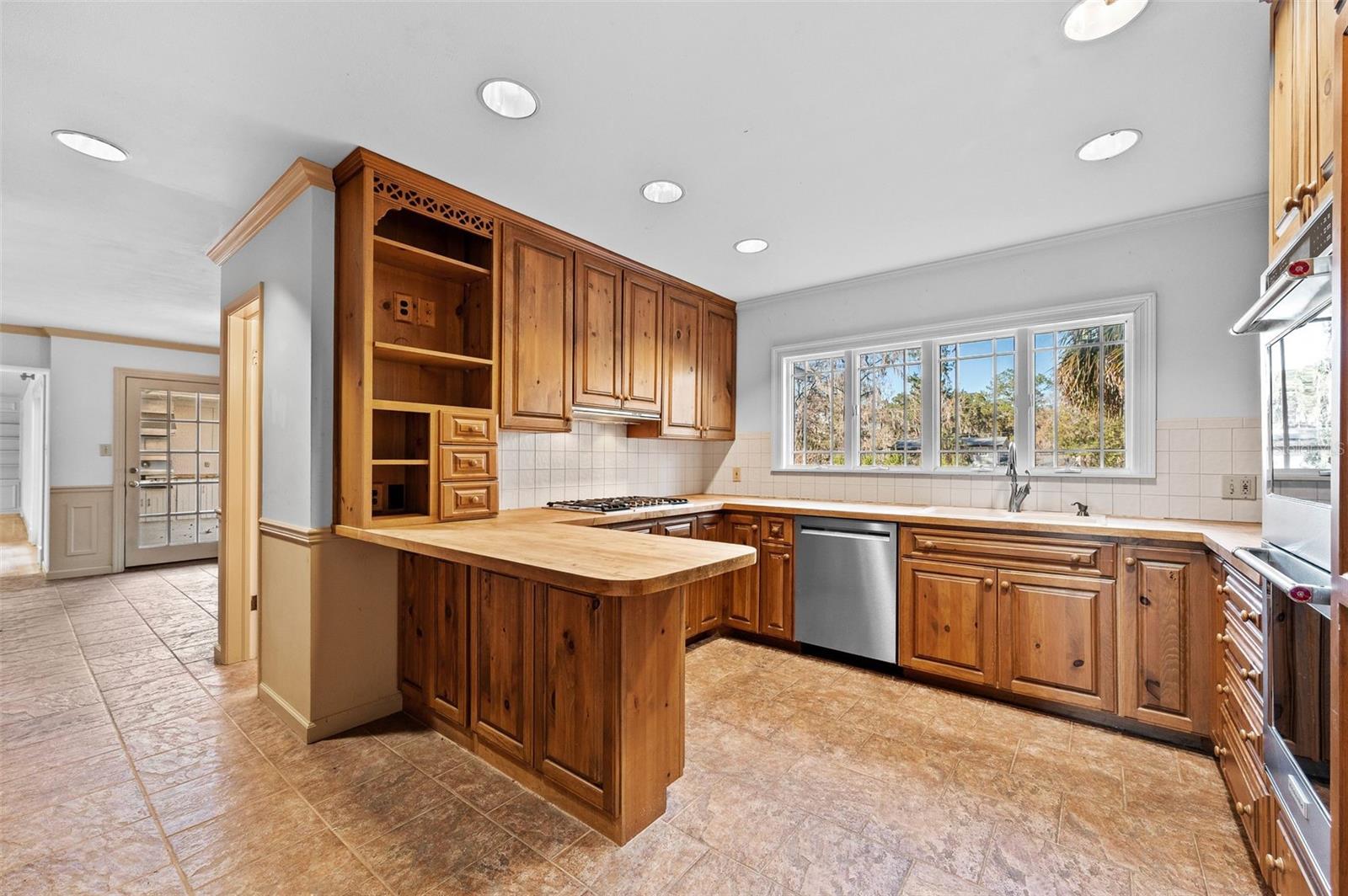 Image 15 of 59 For 822 107th Terrace